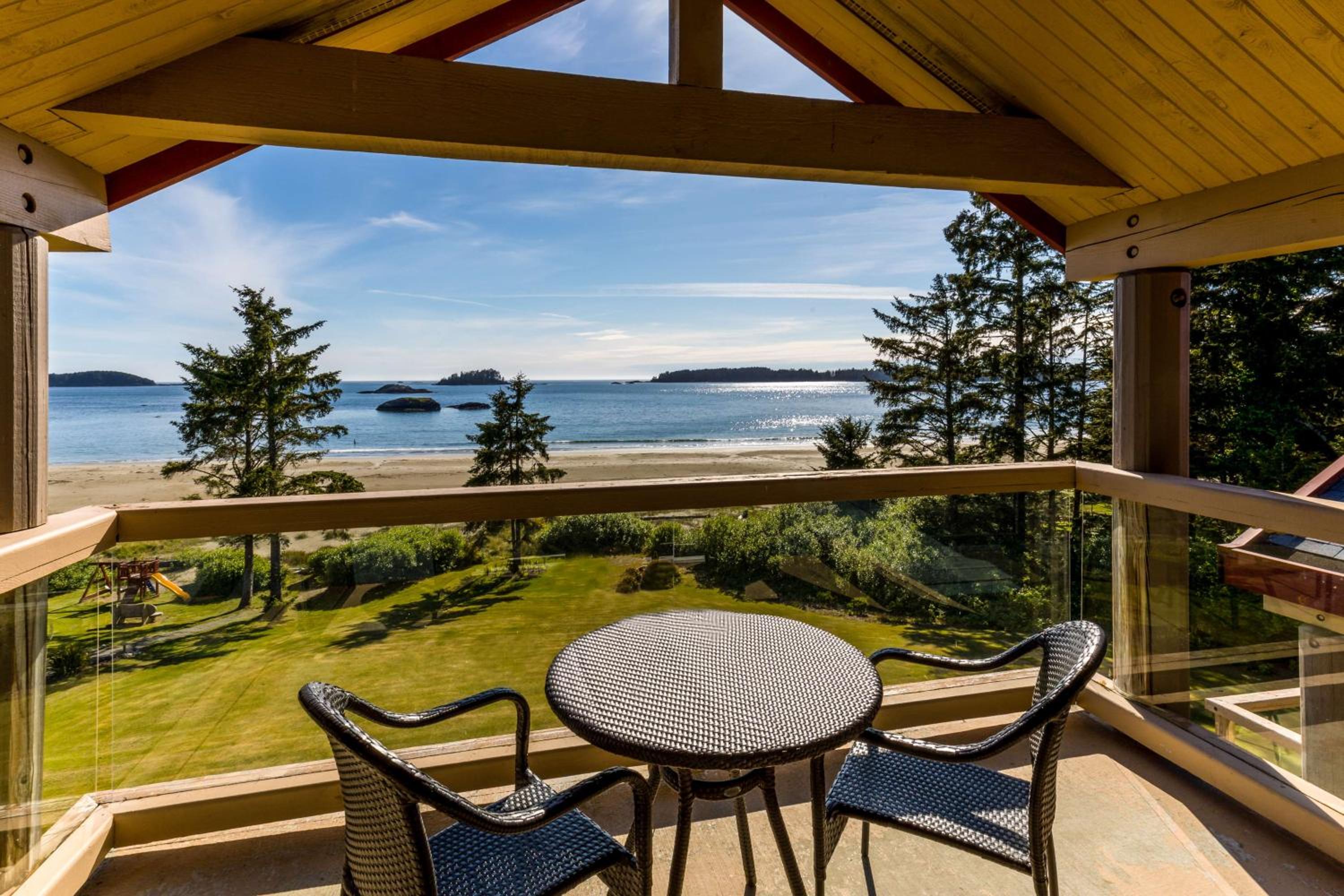Loft Queen Room with Two Queen Beds, Sofa Bed, Balcony and Ocean View - Non-Smoking