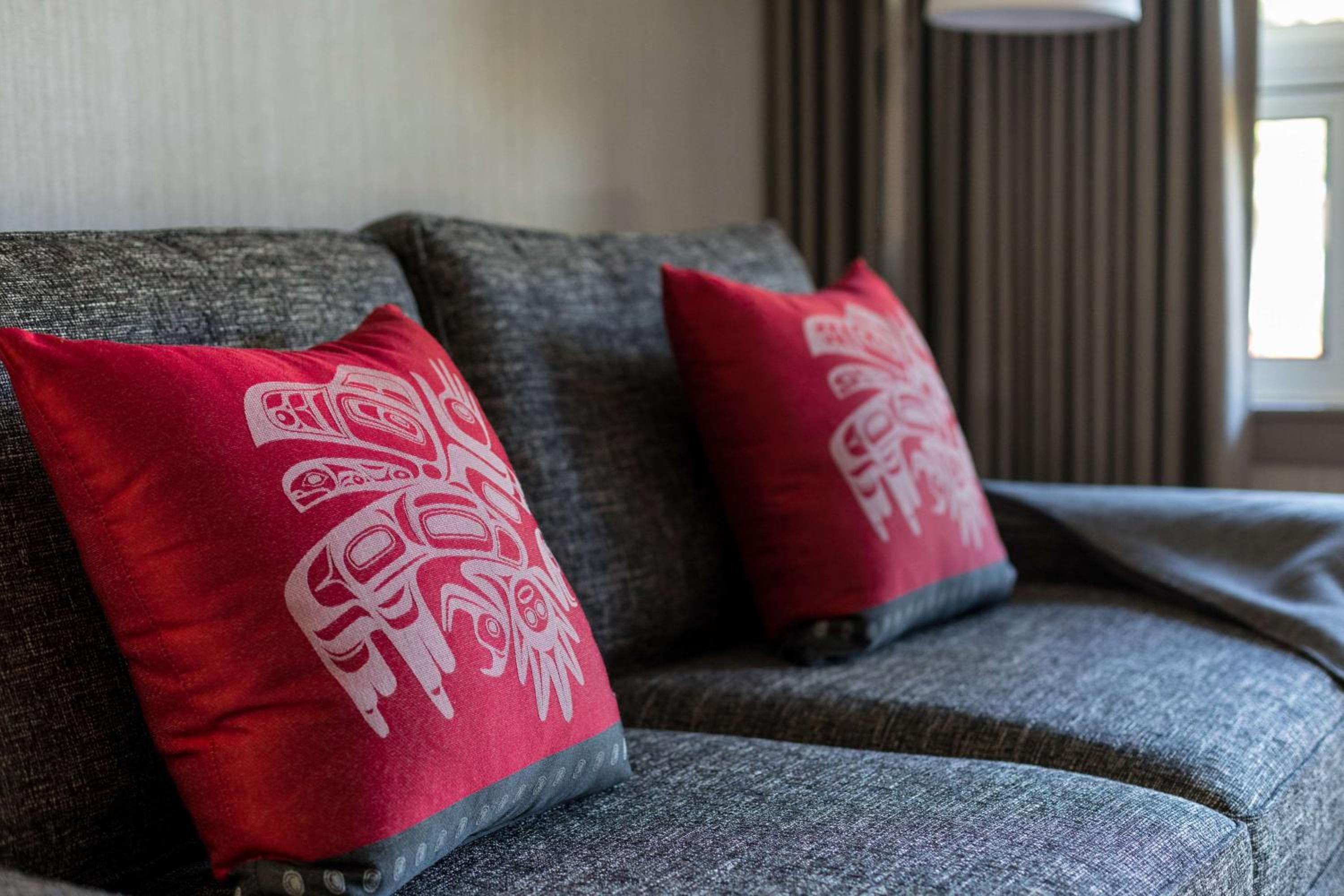King Room with Sofa Bed and Ocean View - Pet Friendly/Ground Floor/Non-Smoking