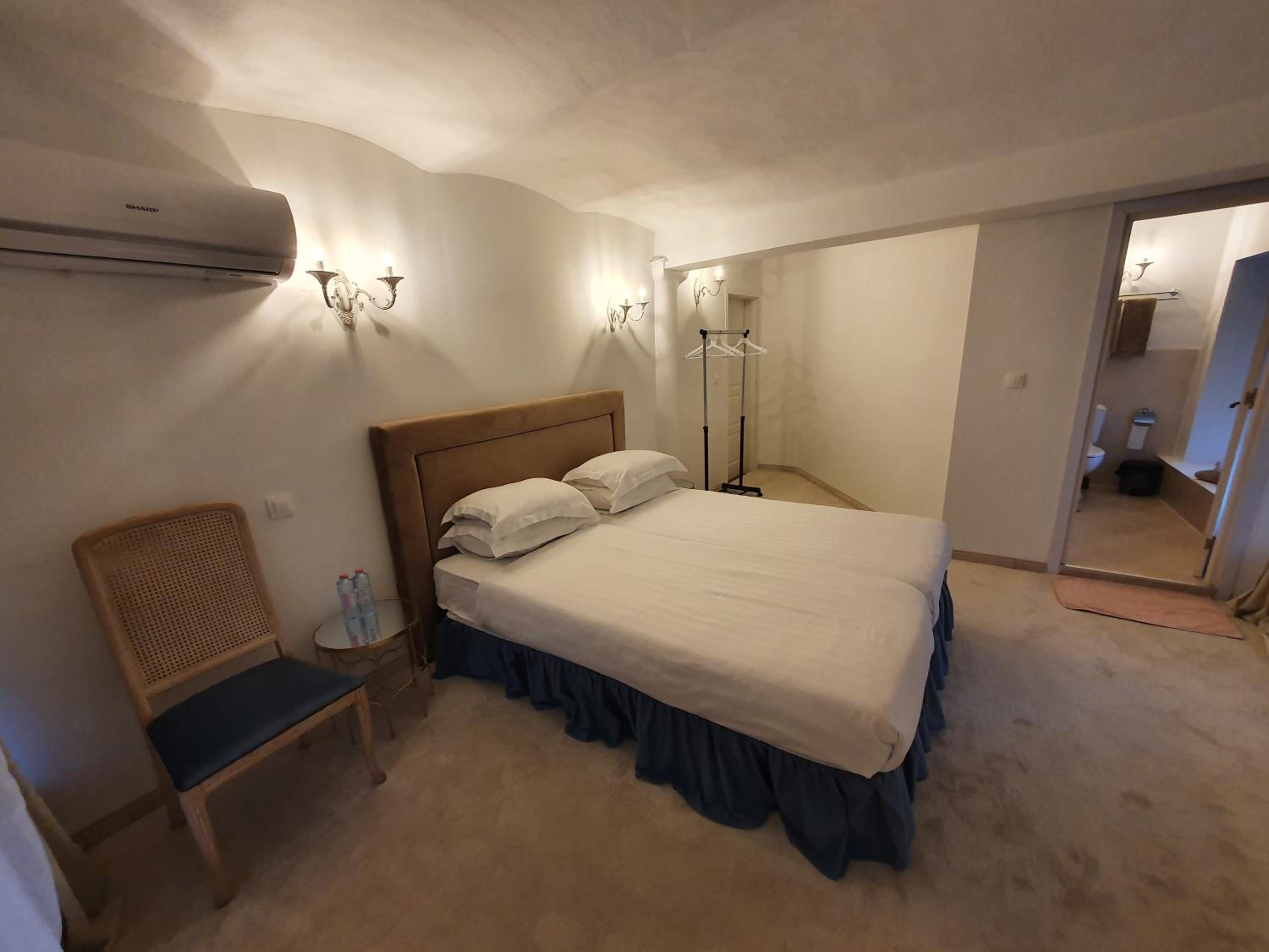 Deluxe Triple Room photo 2