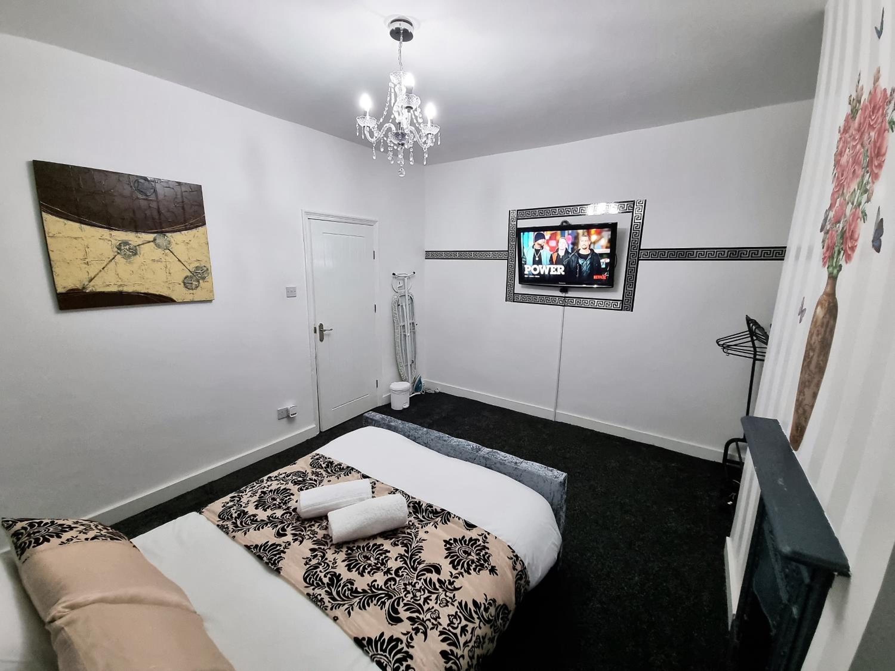 Two-Bedroom House photo 2