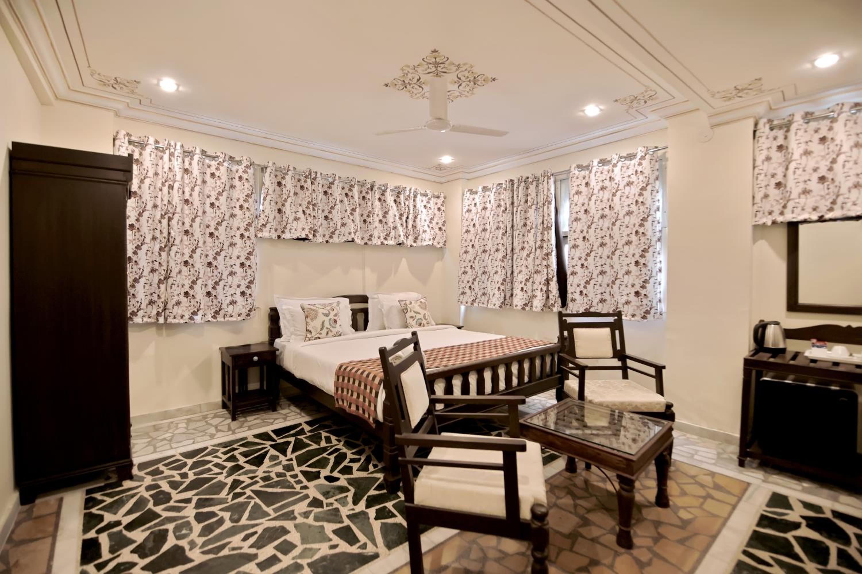 Superior Temple View Room - Photo 4