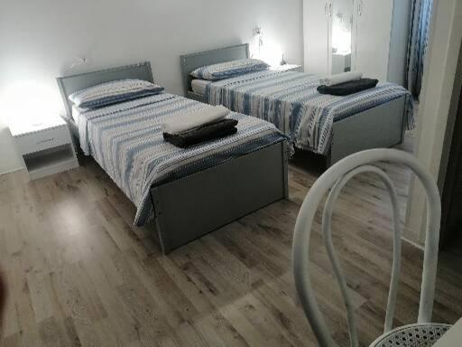 Deluxe Room (2 Adults + 1 Child)