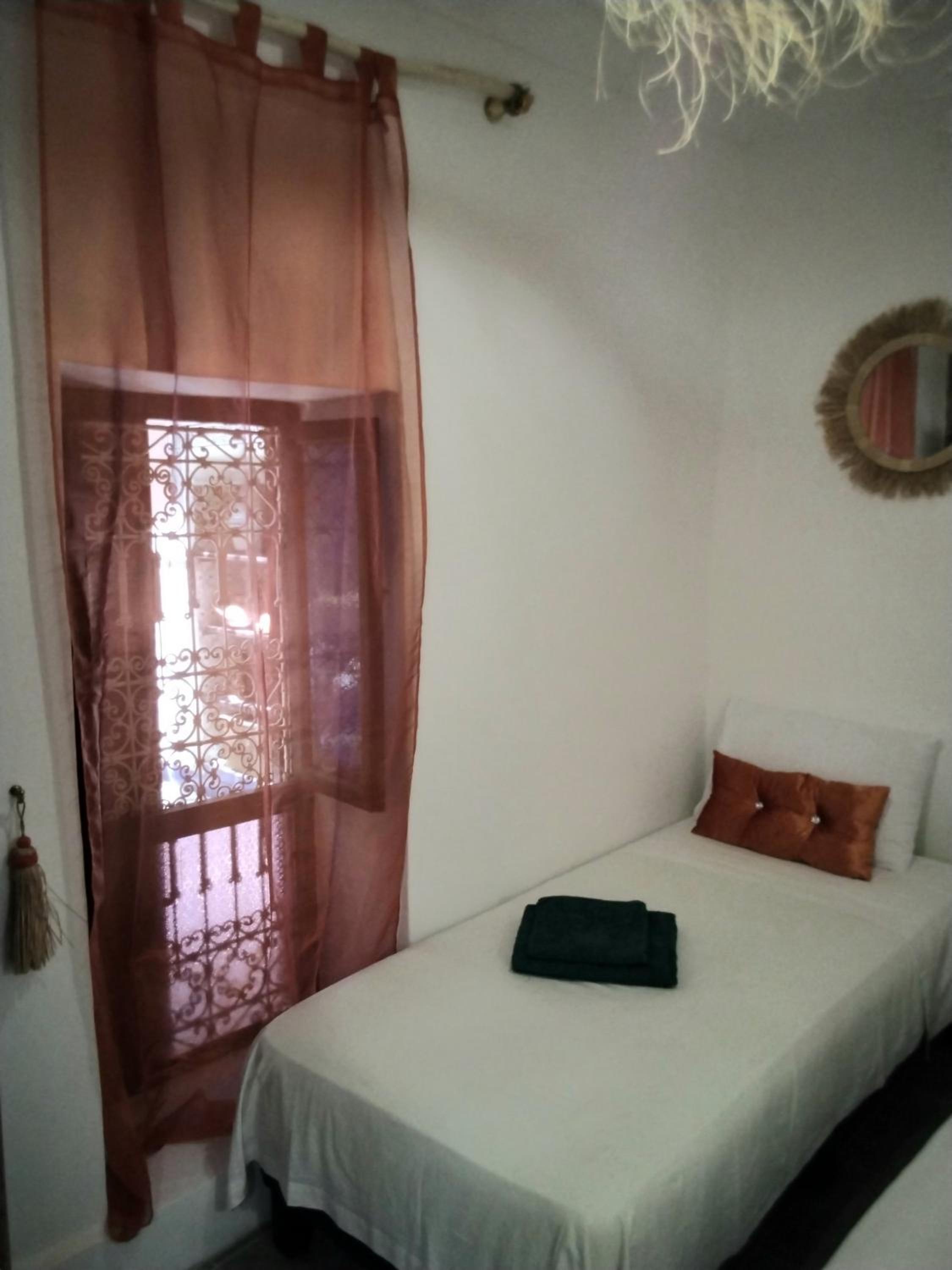 Standard Twin Room with Garden View - Photo 2
