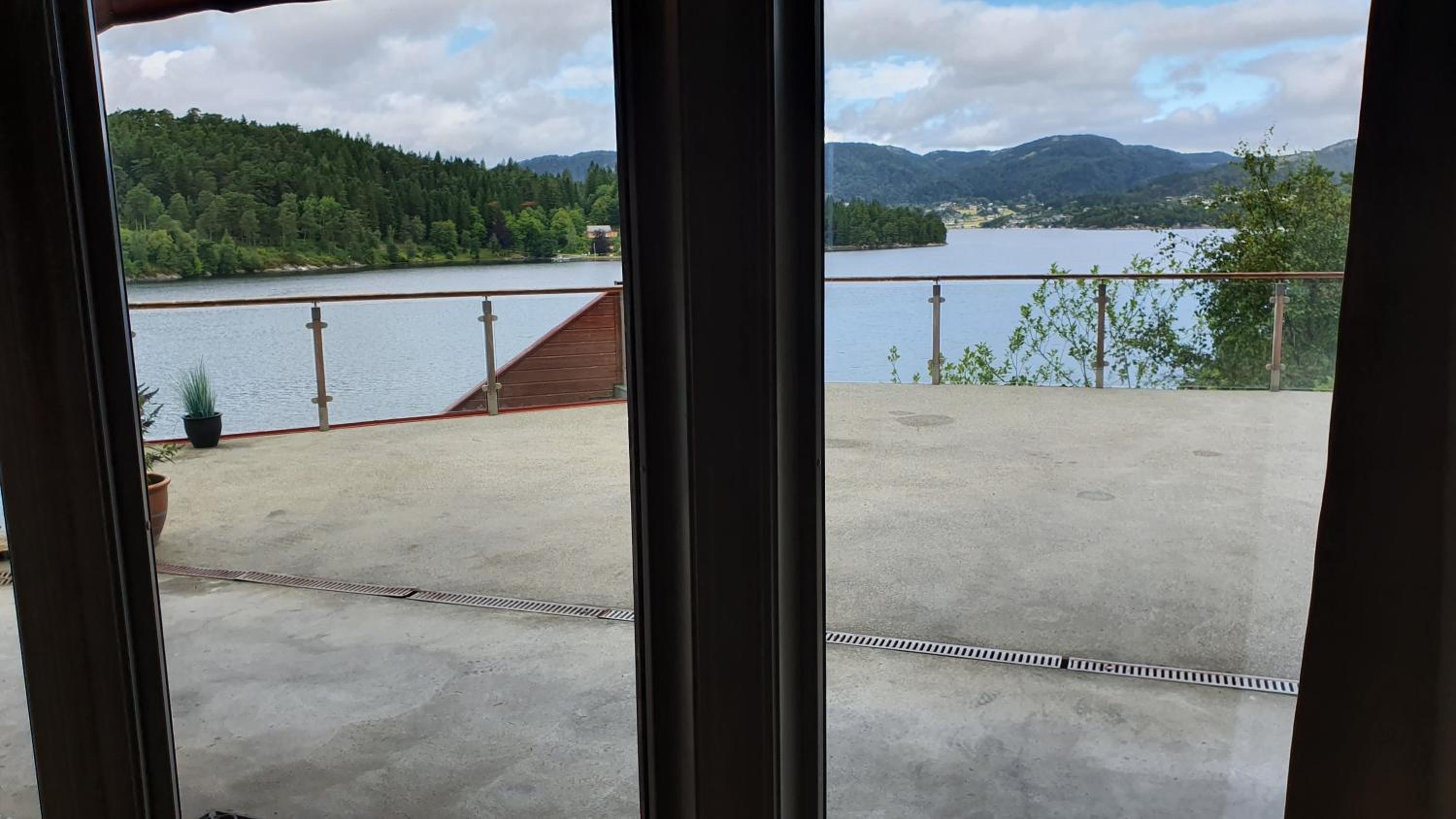 Deluxe Double Room with Side Sea View - Photo 15
