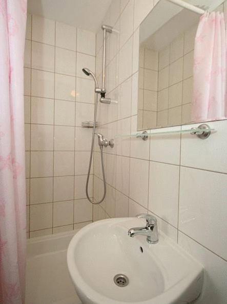 Chalet (4 Adults) photo 3