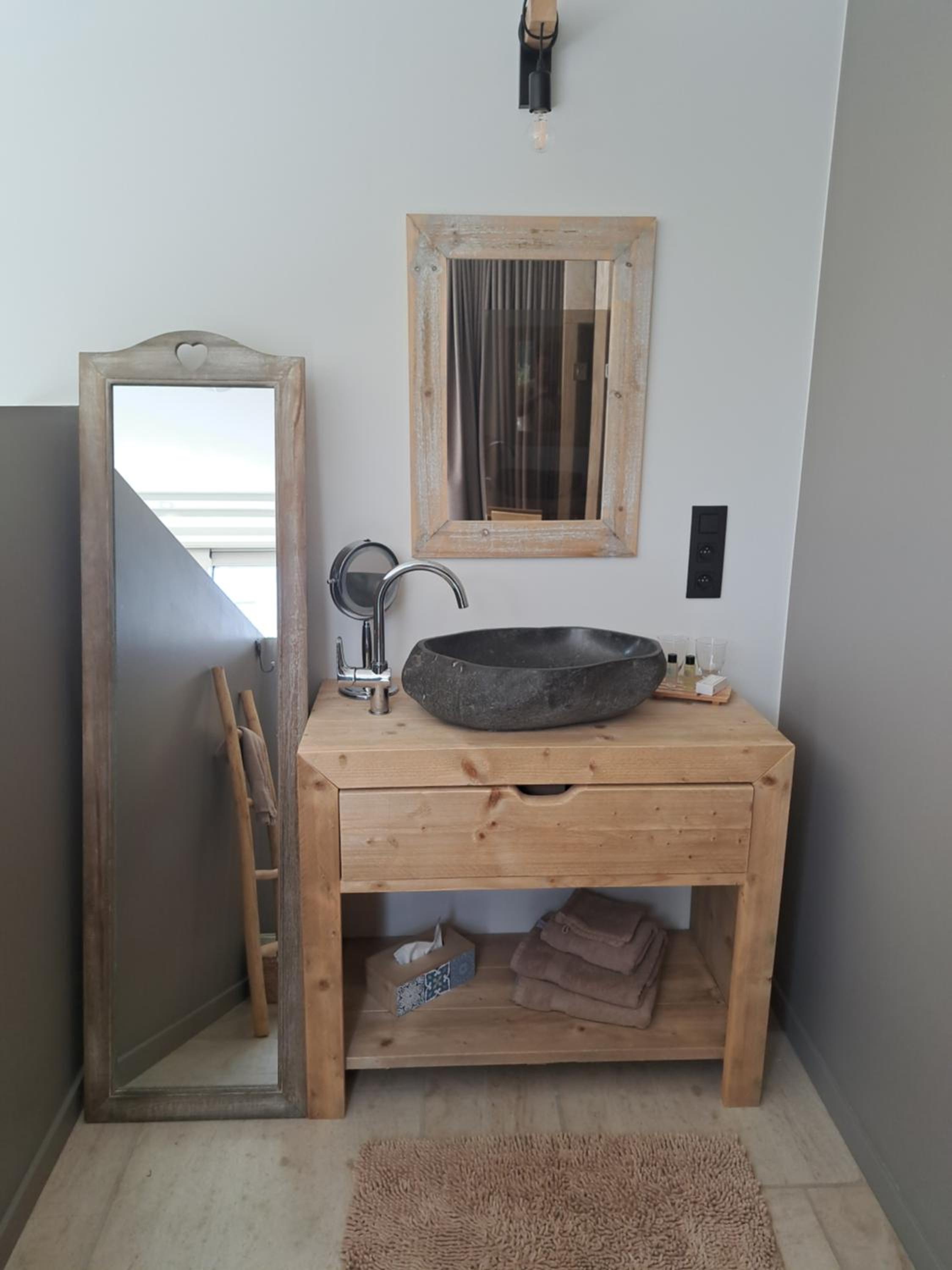 Deluxe King Room photo 3