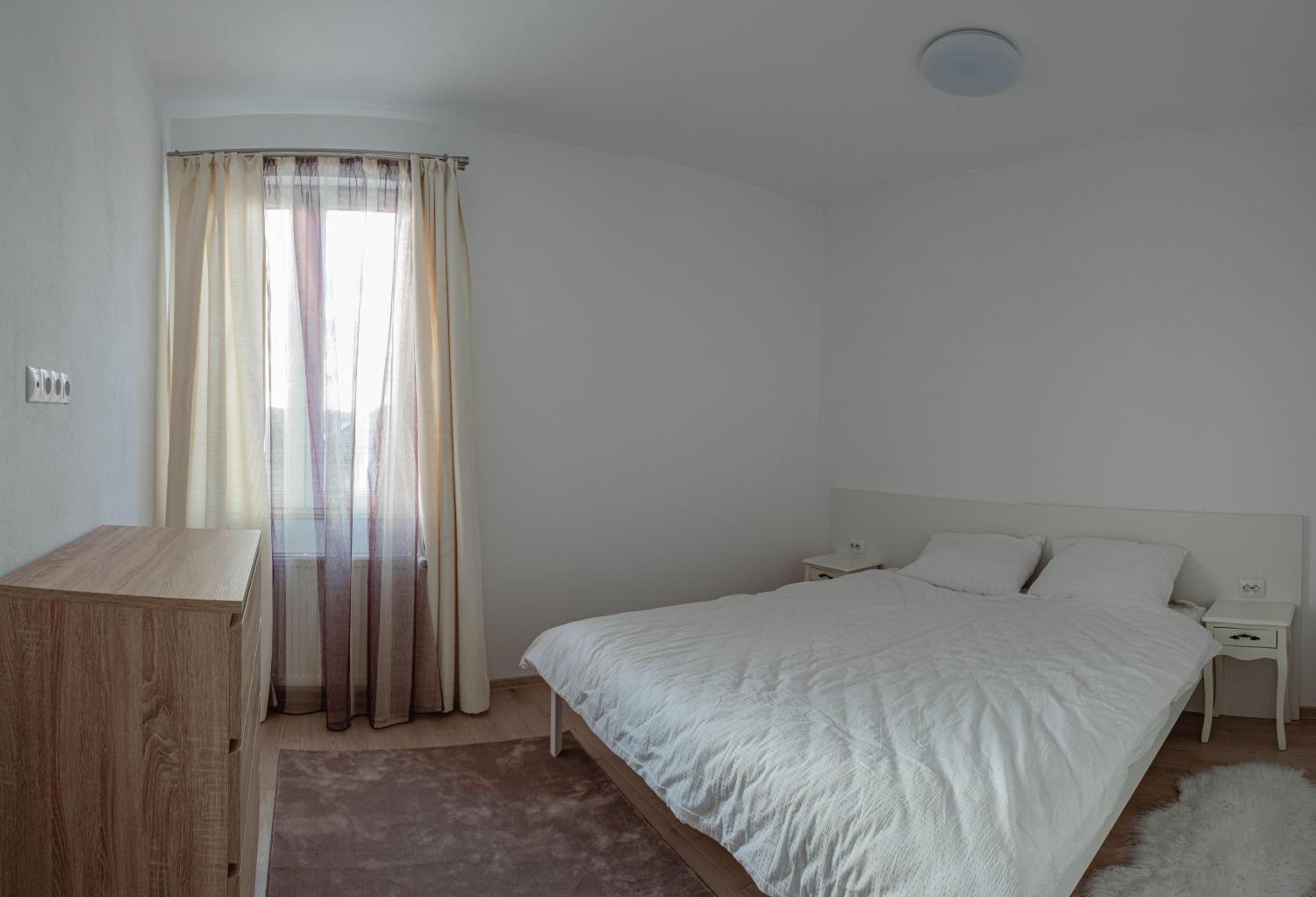 One-Bedroom Apartment - Photo 1
