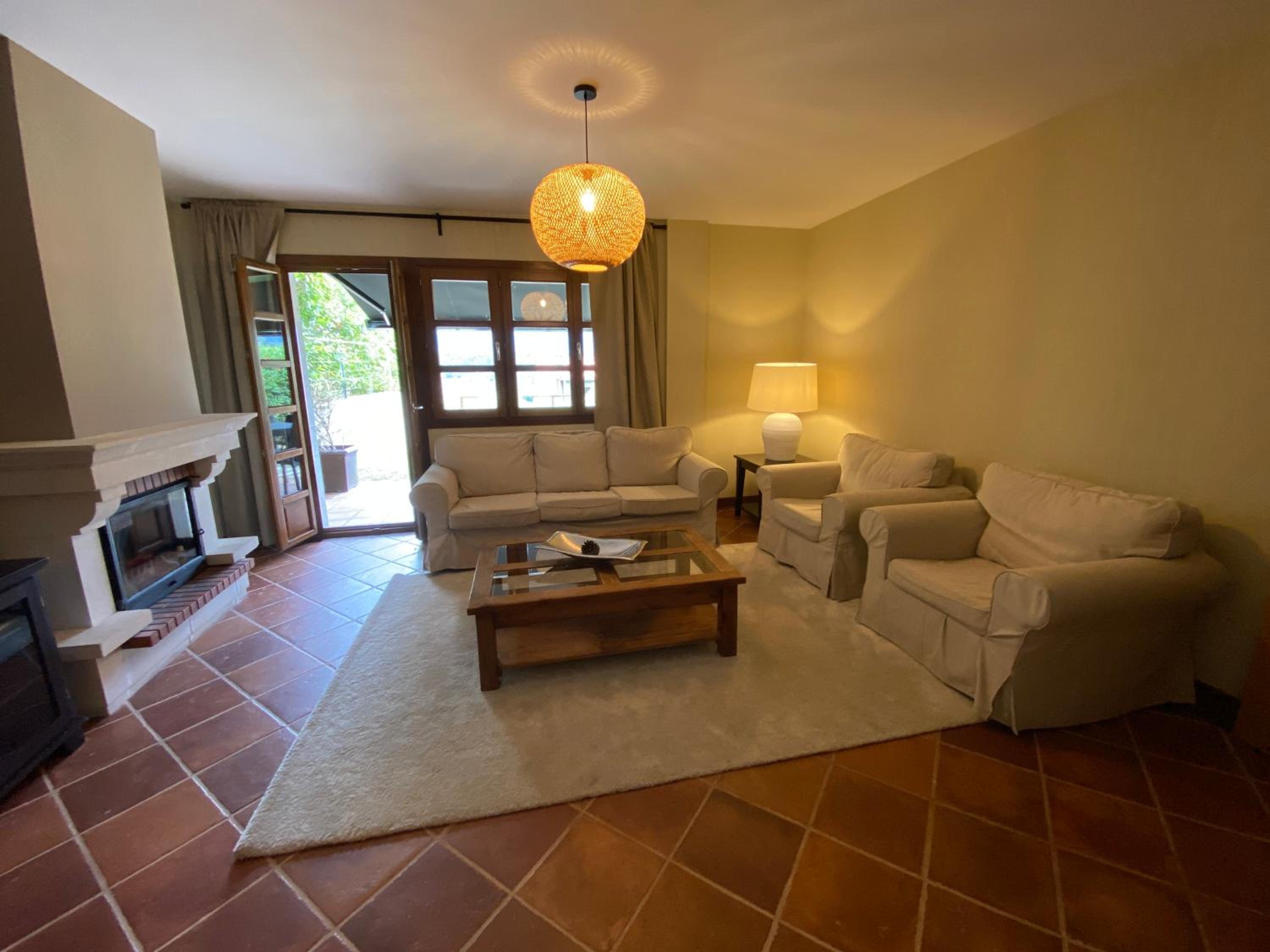 Casa de cuatro habitaciones
