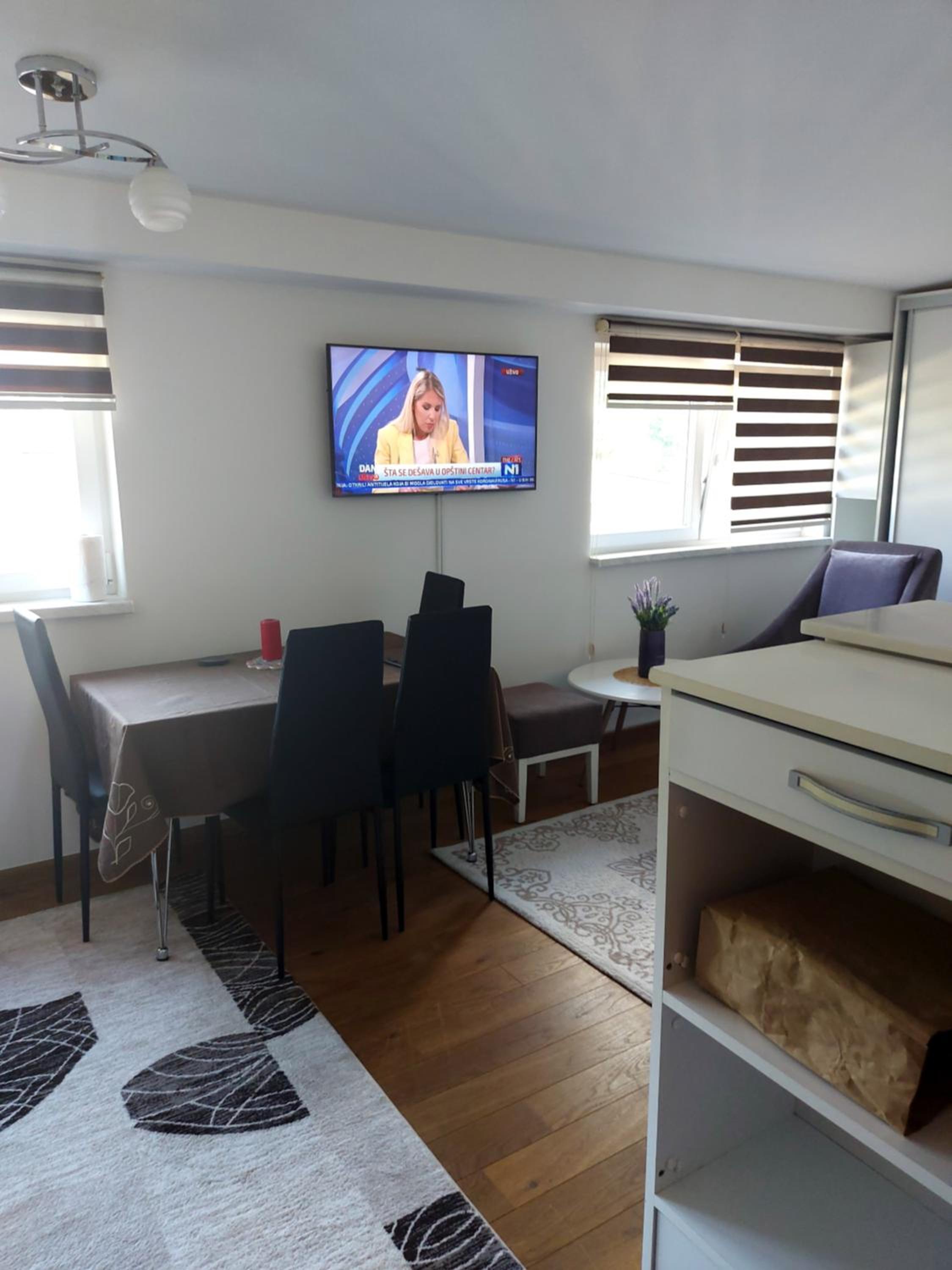 One-Bedroom Apartment photo 2