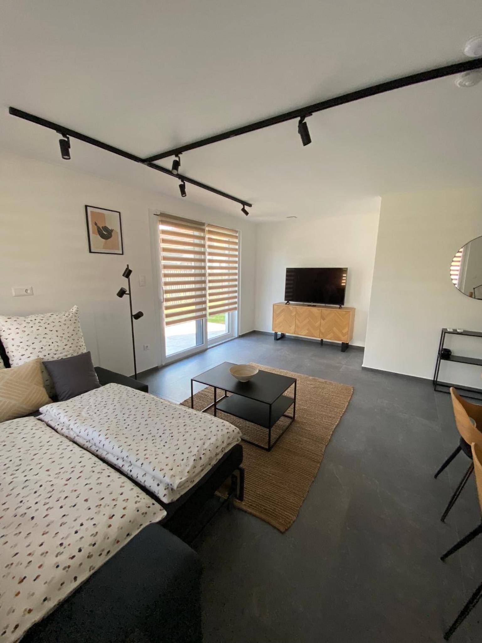 One-Bedroom Apartment - Photo 5
