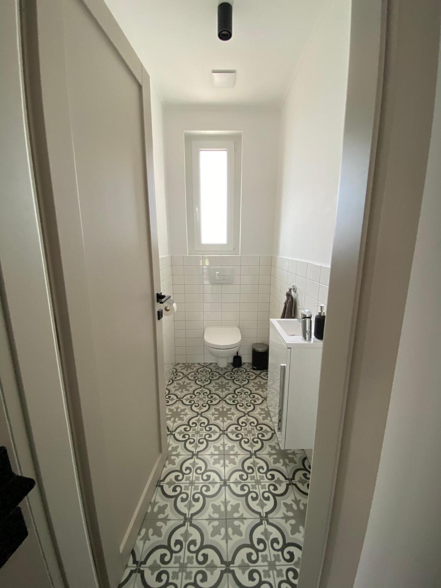 One-Bedroom Apartment - Photo 8