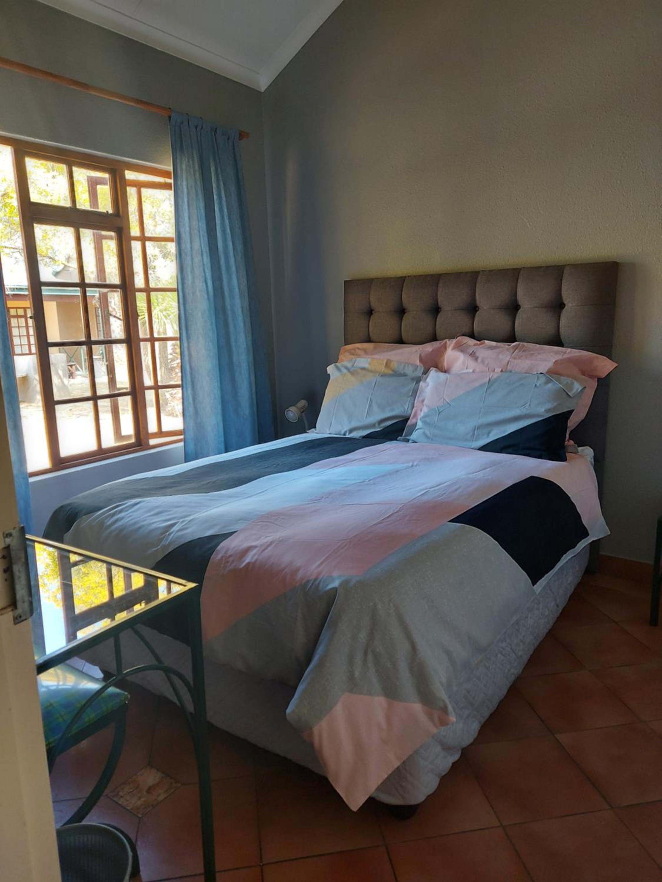 Two-Bedroom Apartment - Photo 3