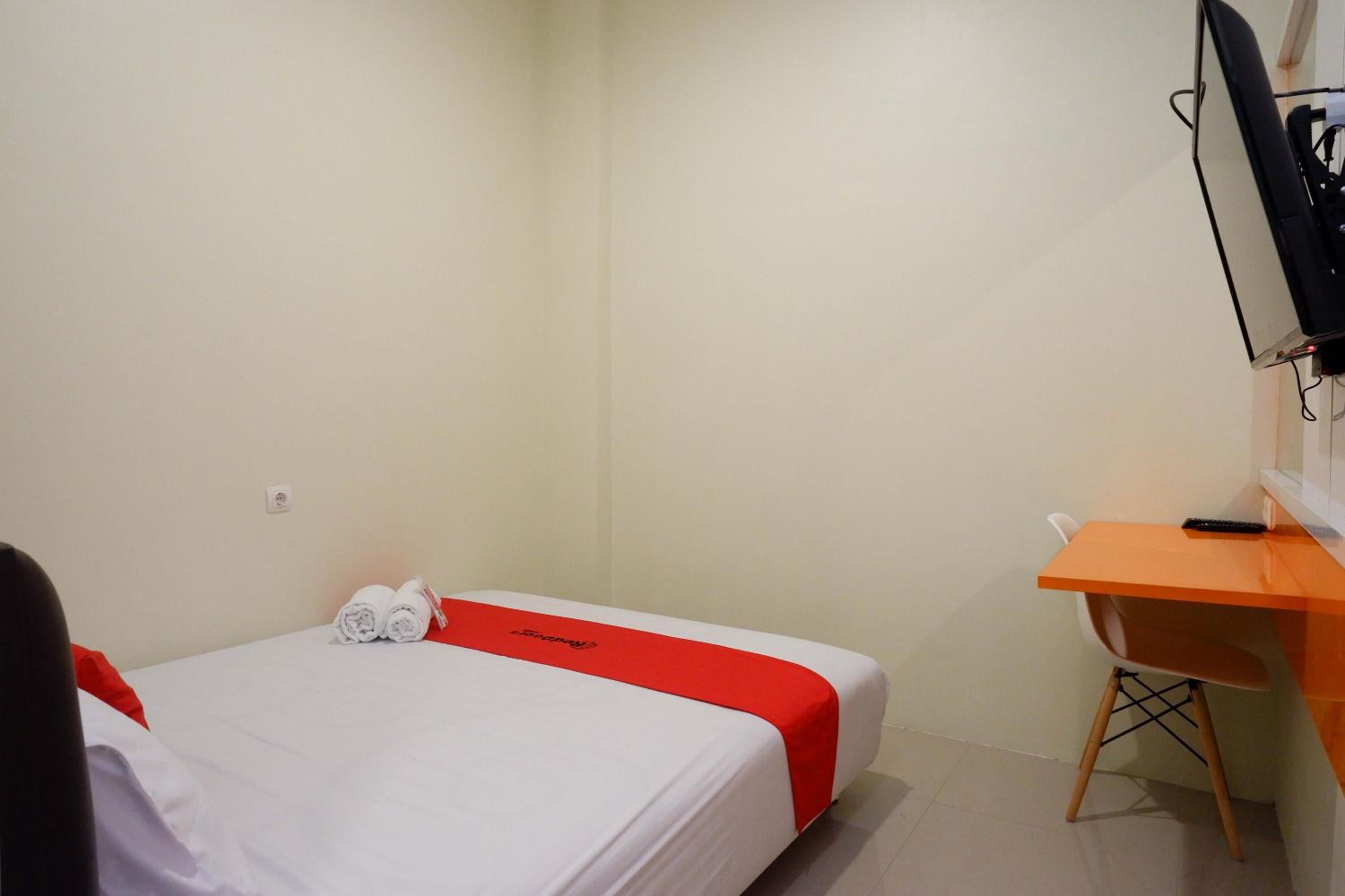 Double Room - Photo 12