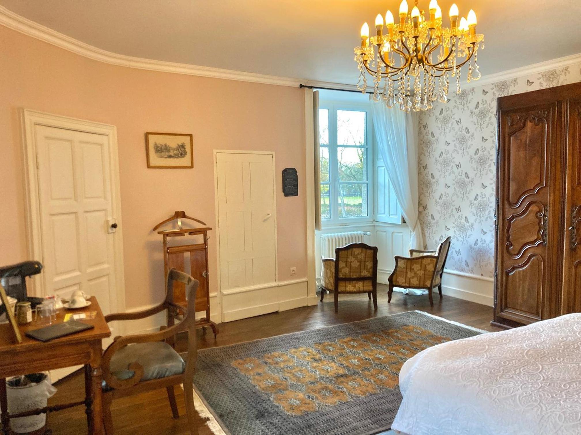 Deluxe Queen Room photo 3