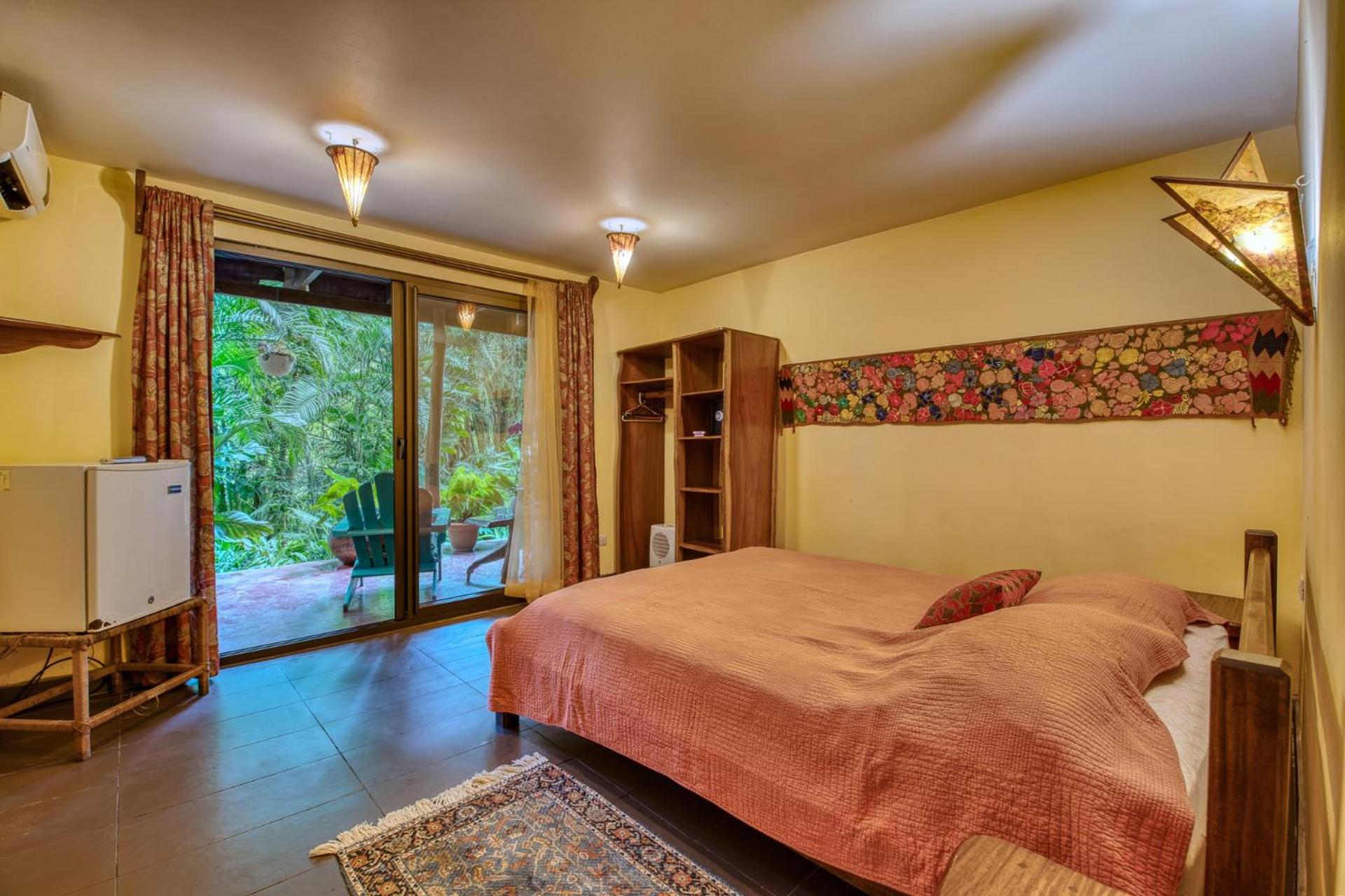 Deluxe Double Room with Side Sea View photo 2