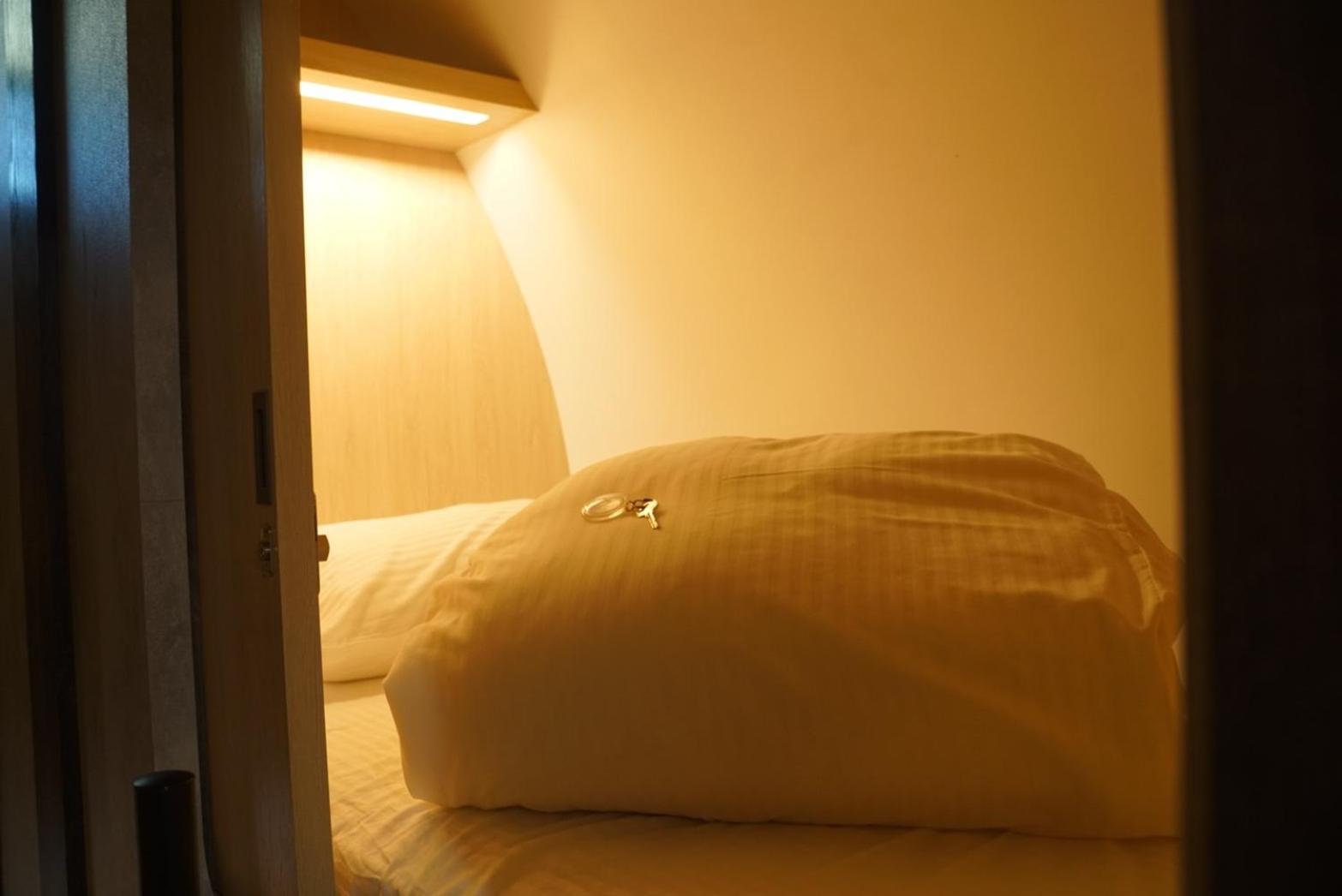 Bed in 6-Bed Male Dormitory Room photo 1