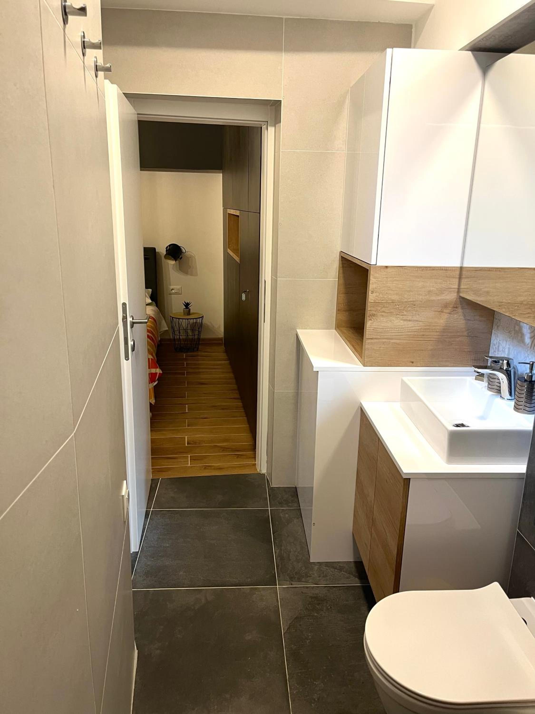 One-Bedroom Apartment - Photo 13