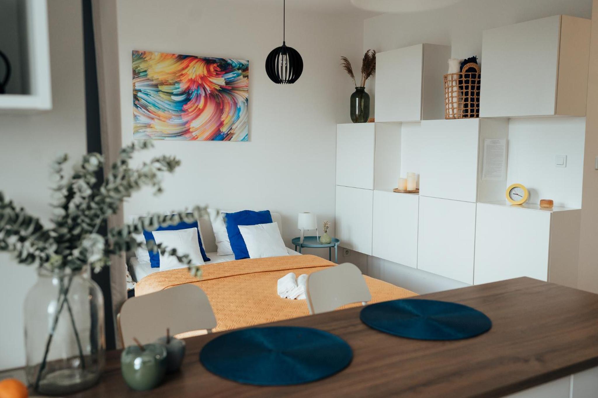One-Bedroom Apartment - Photo 37