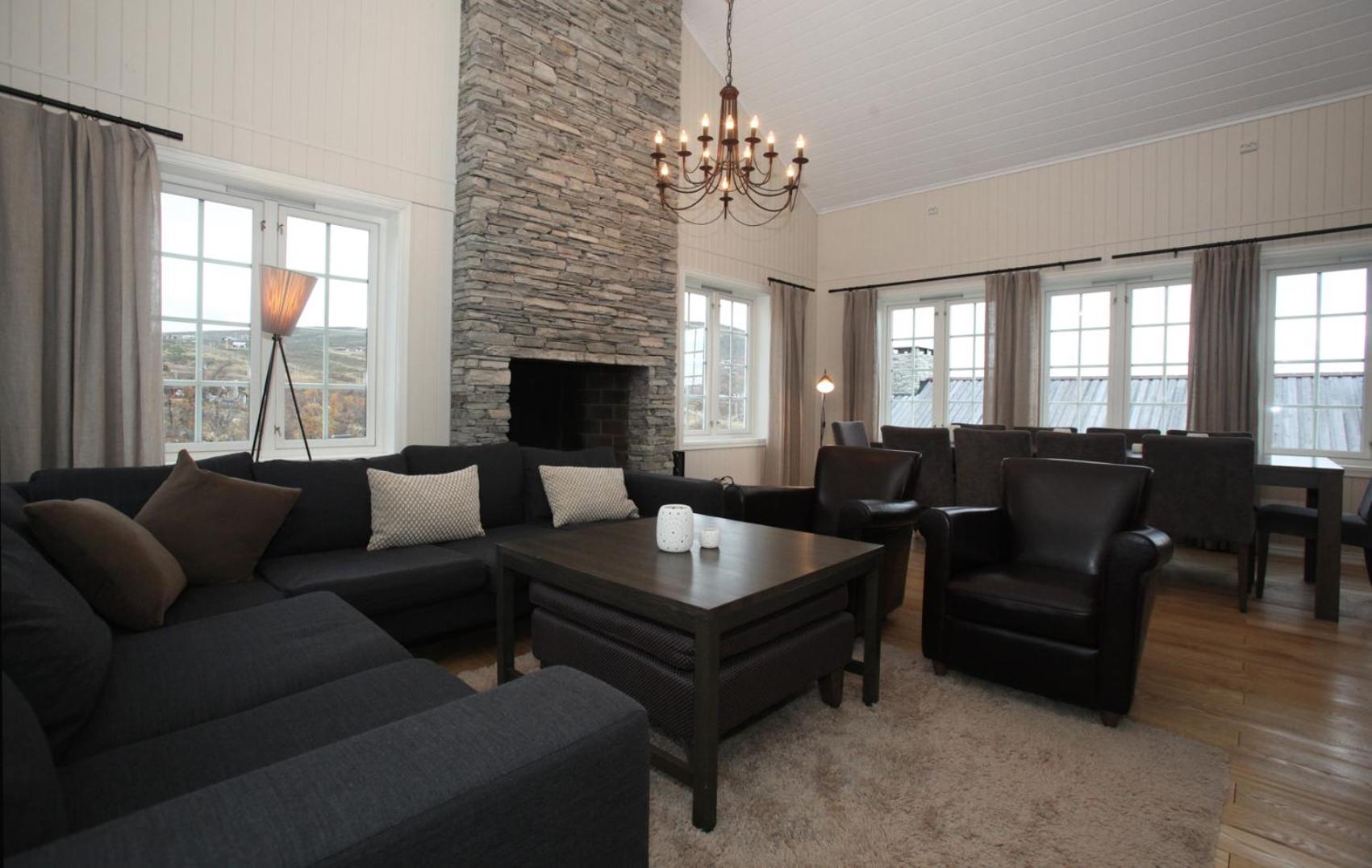 Five-Bedroom Apartment (10 Adults)