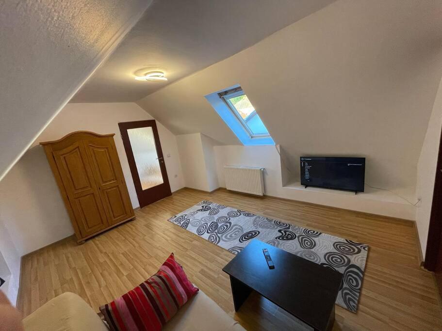 Apartment with Mountain View