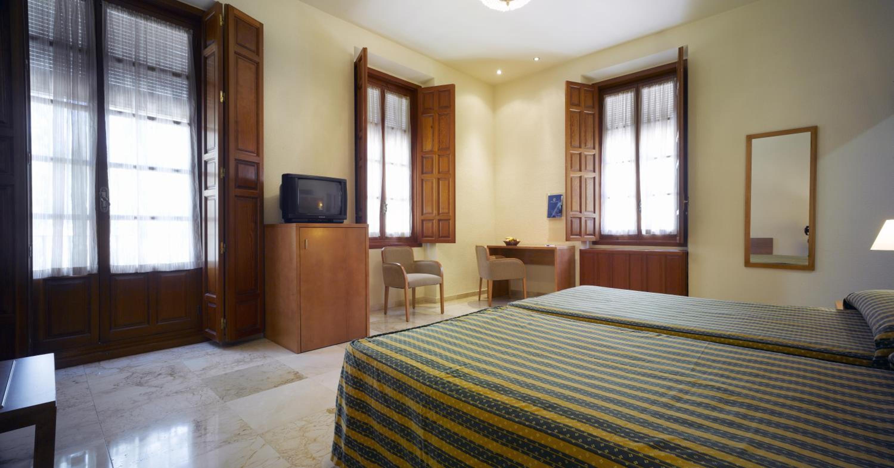 Family Room with Spa access photo 2