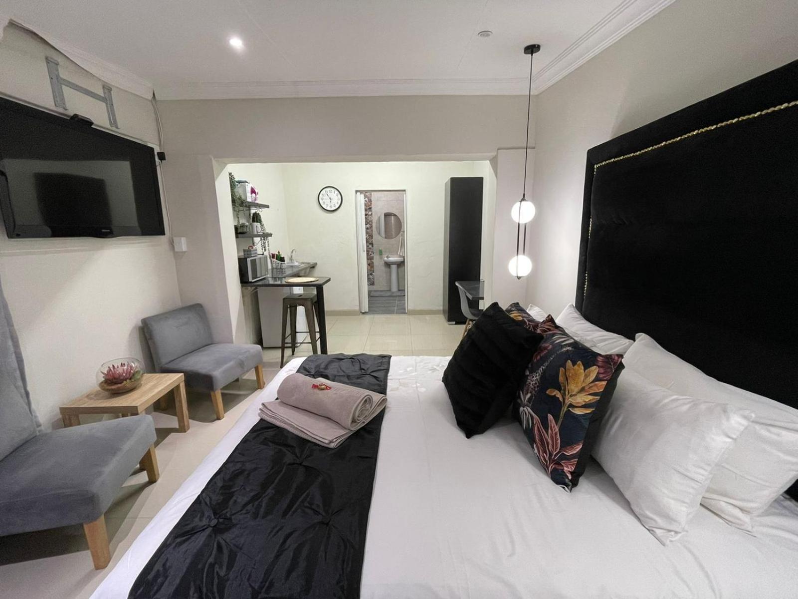 Double Room - Disability Access - Photo 4