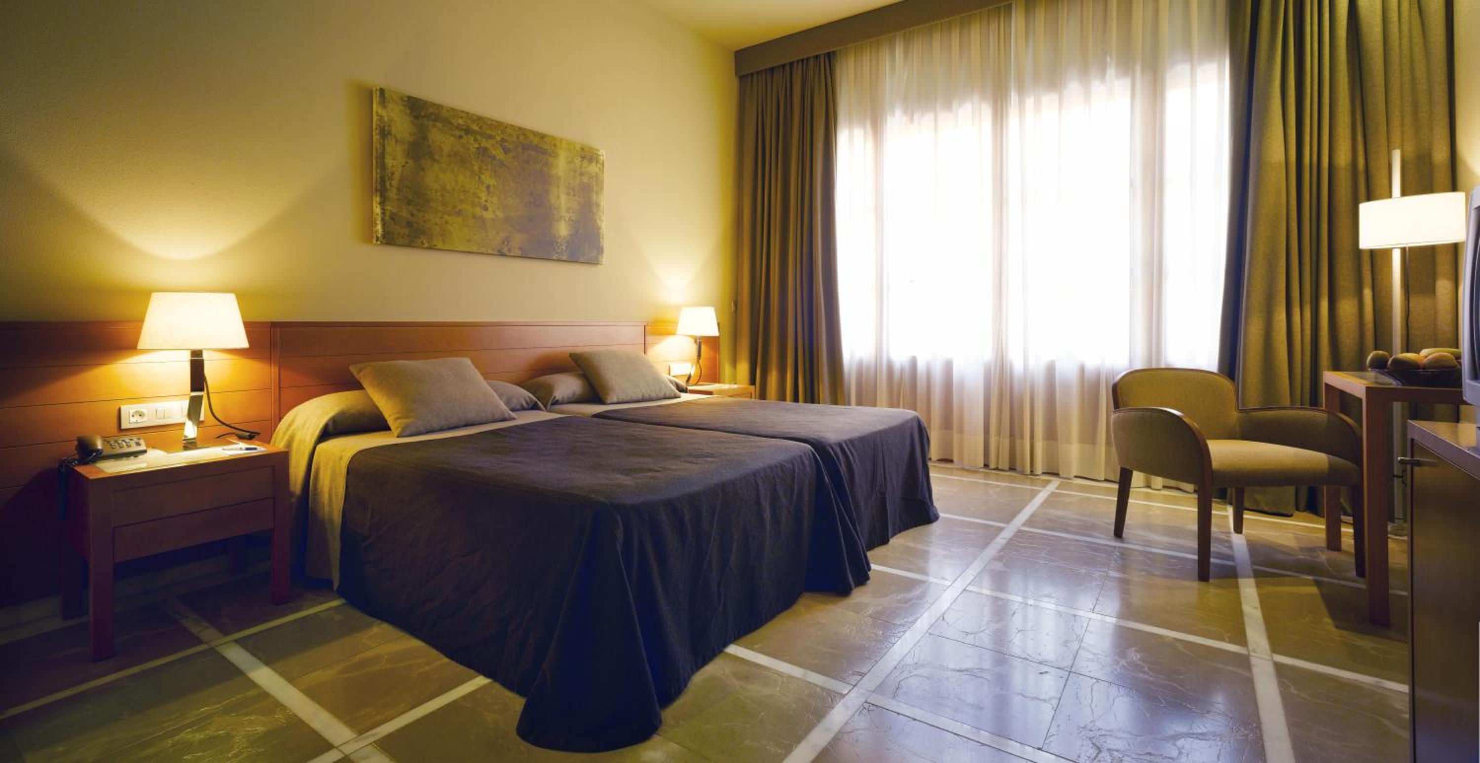 Family Room with Spa access photo 3