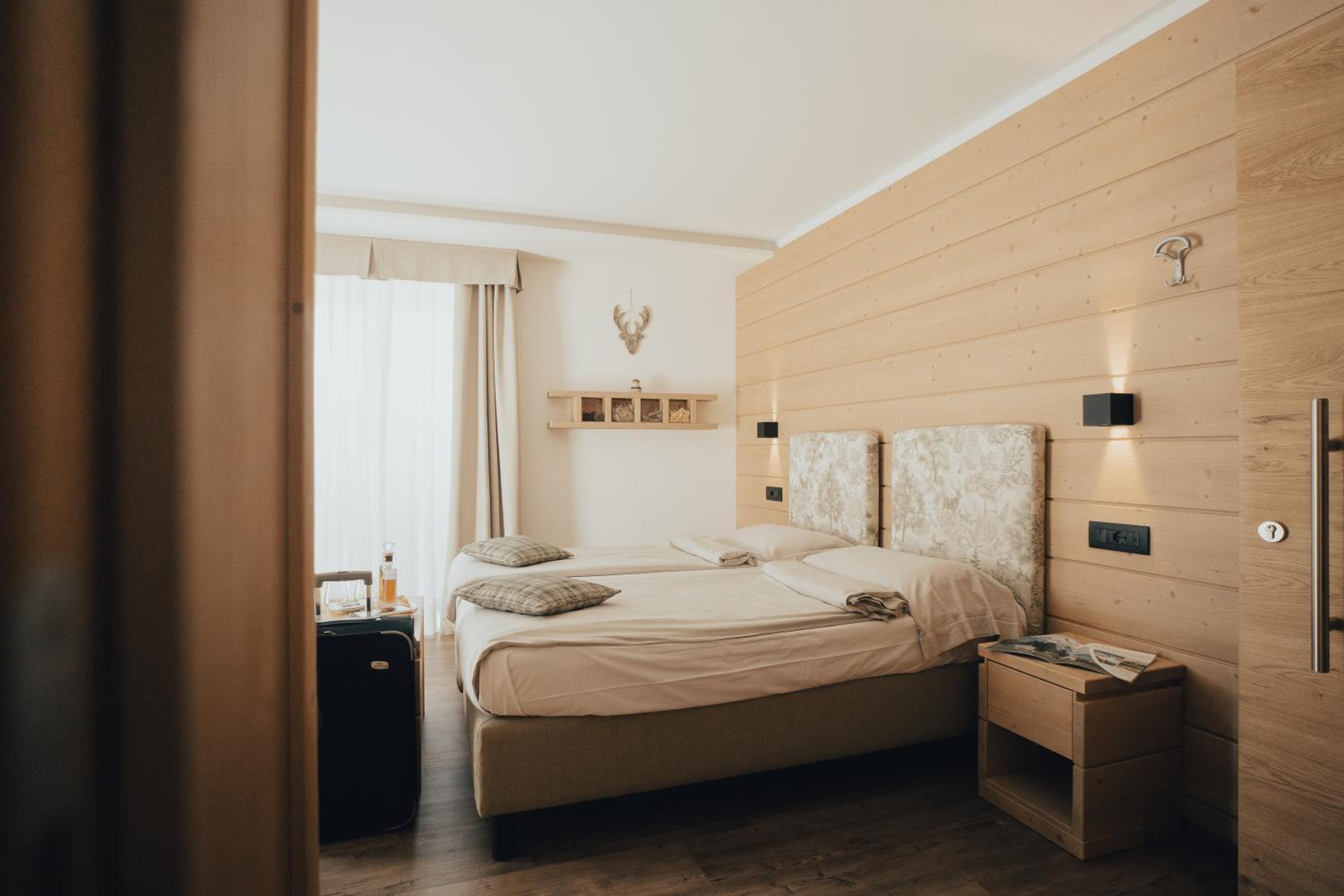 Deluxe Double or Twin Room photo 2