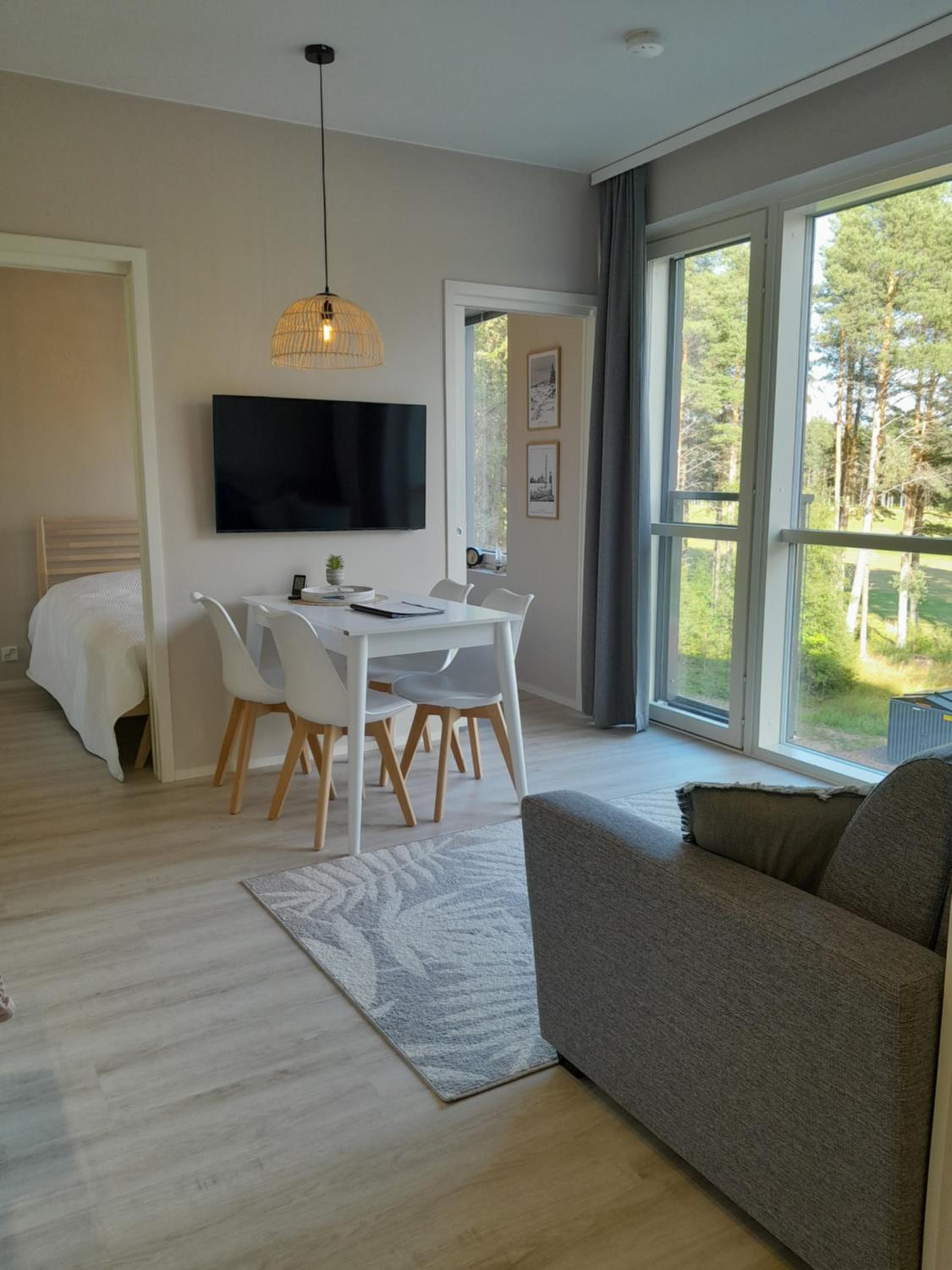 One-Bedroom Apartment - Photo 1