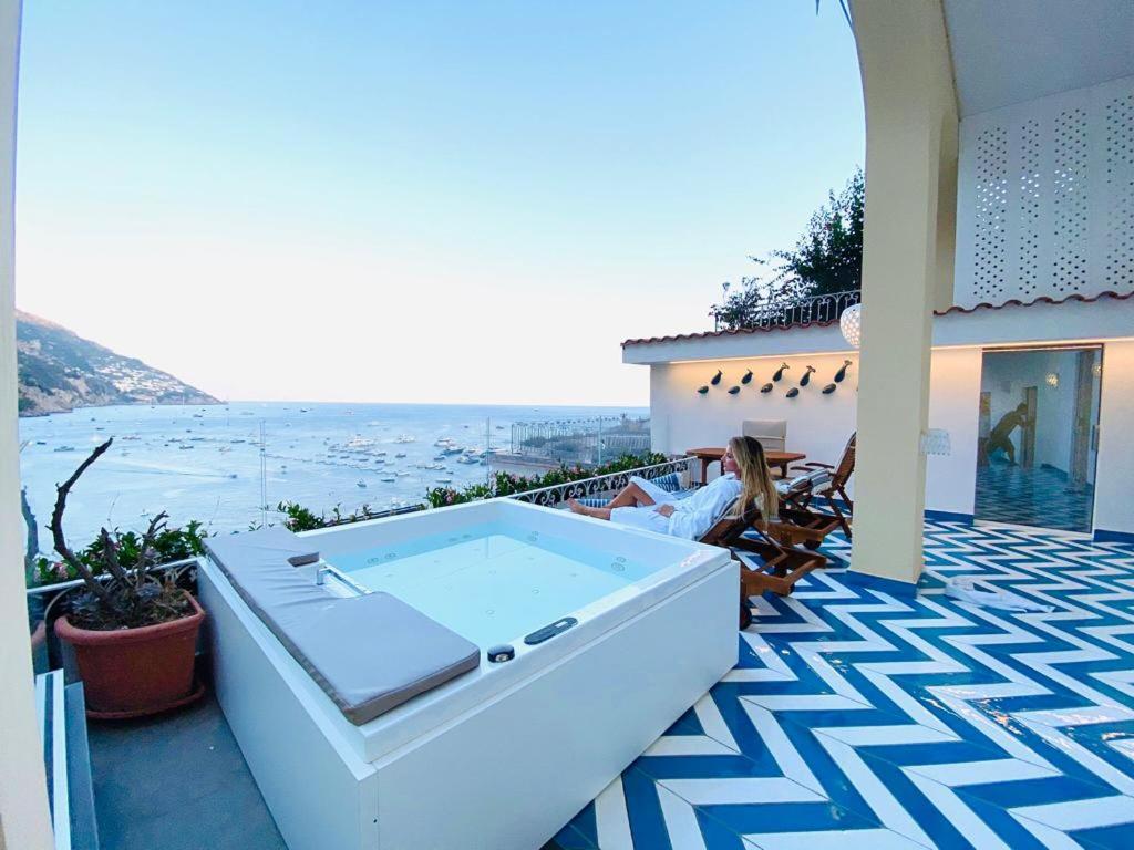 Executive Suite with outdoor Spa Bath - Photo 32