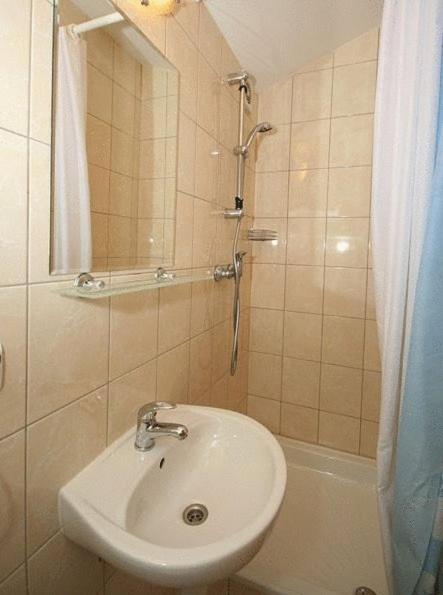 Chalet (2 Adults) photo 3