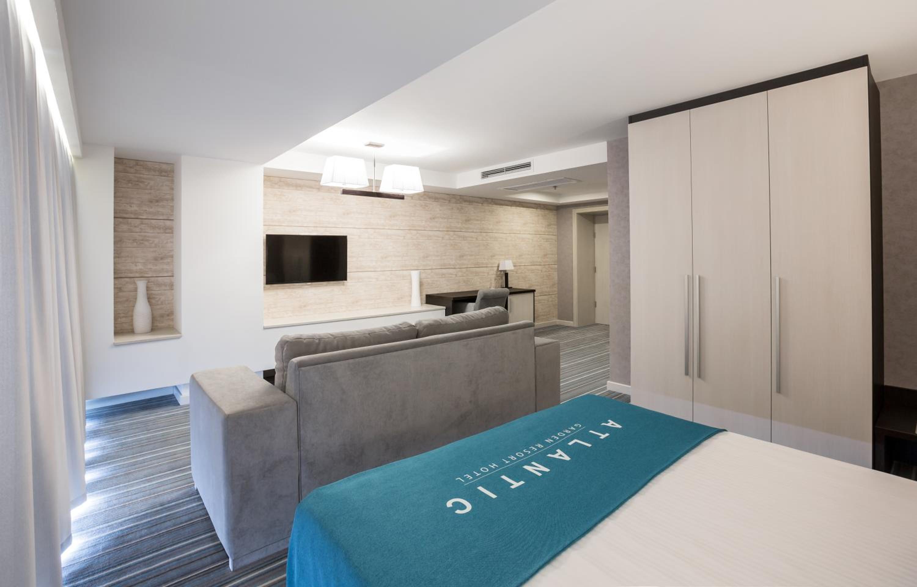 Junior Suite With Spa Bath photo 1