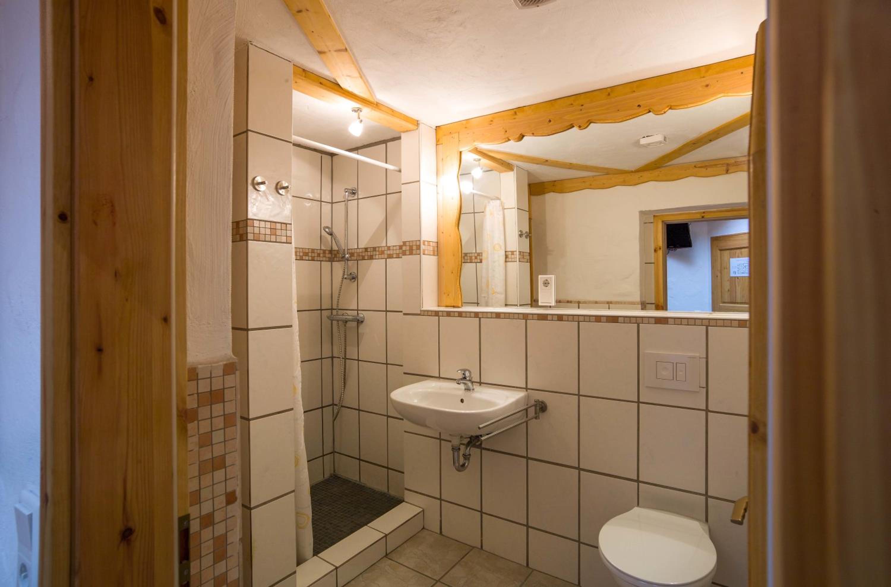 Budget Double Room photo 2
