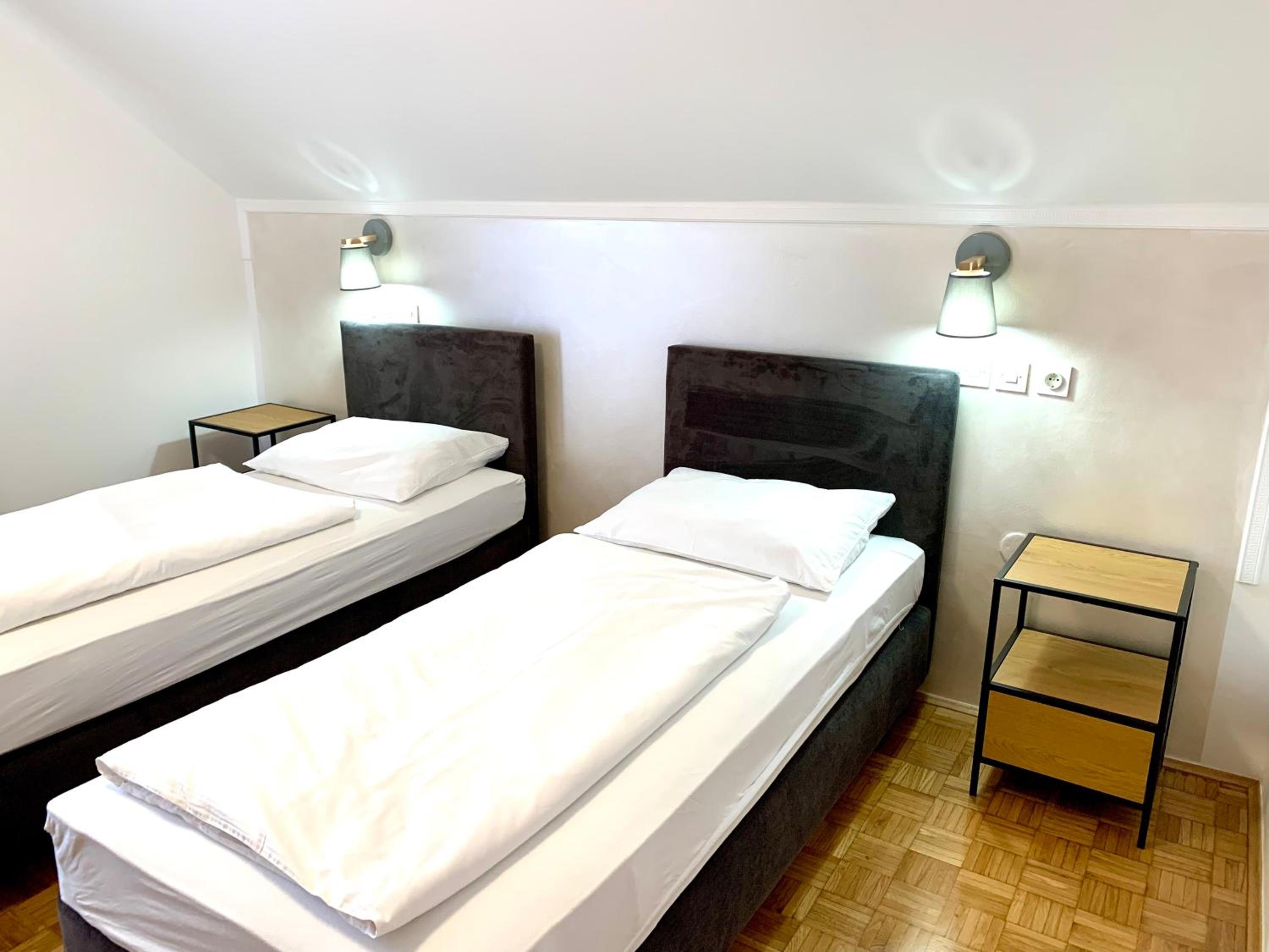 Comfort Double Room with Balcony - Photo 9