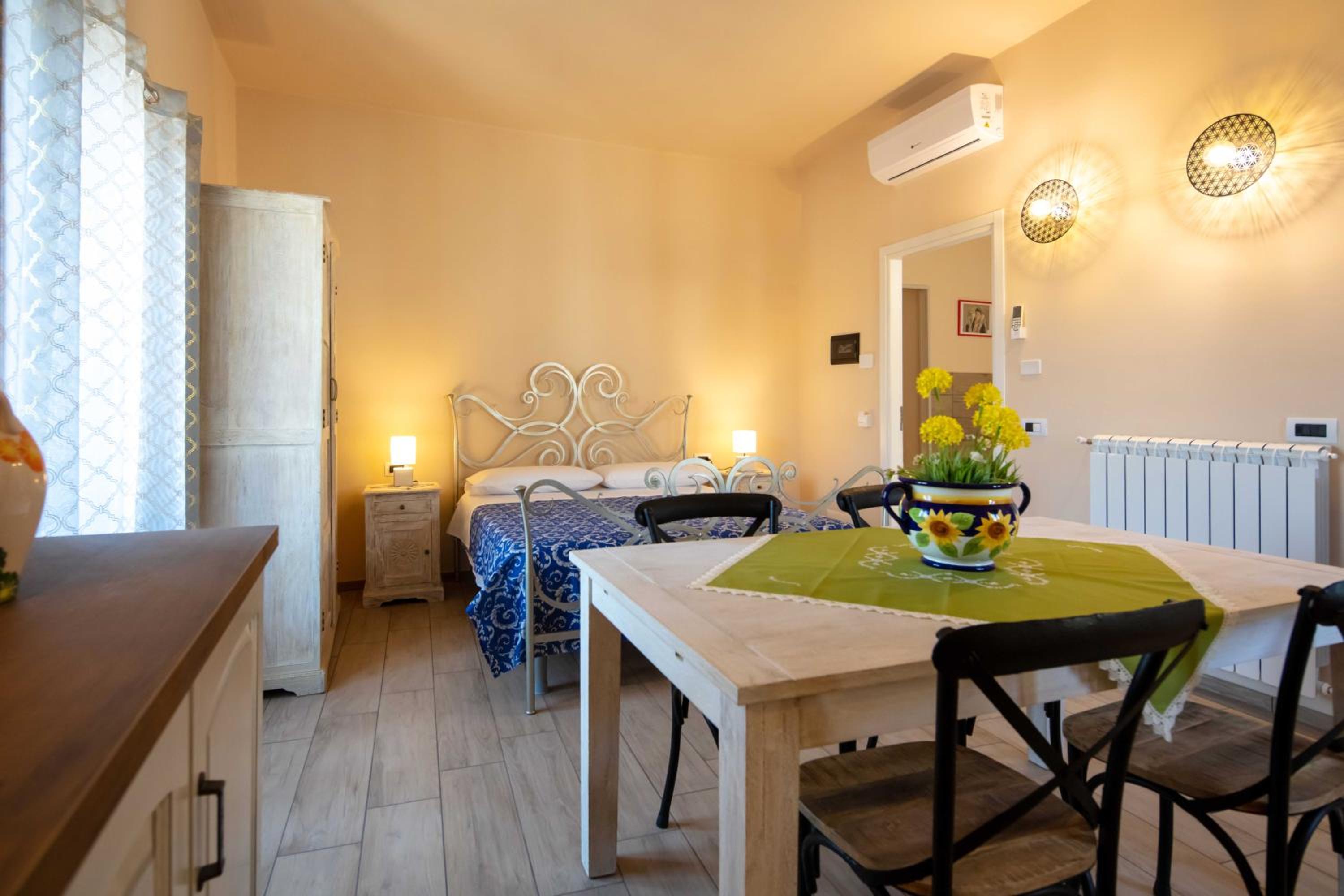 King Room with Balcony photo 3