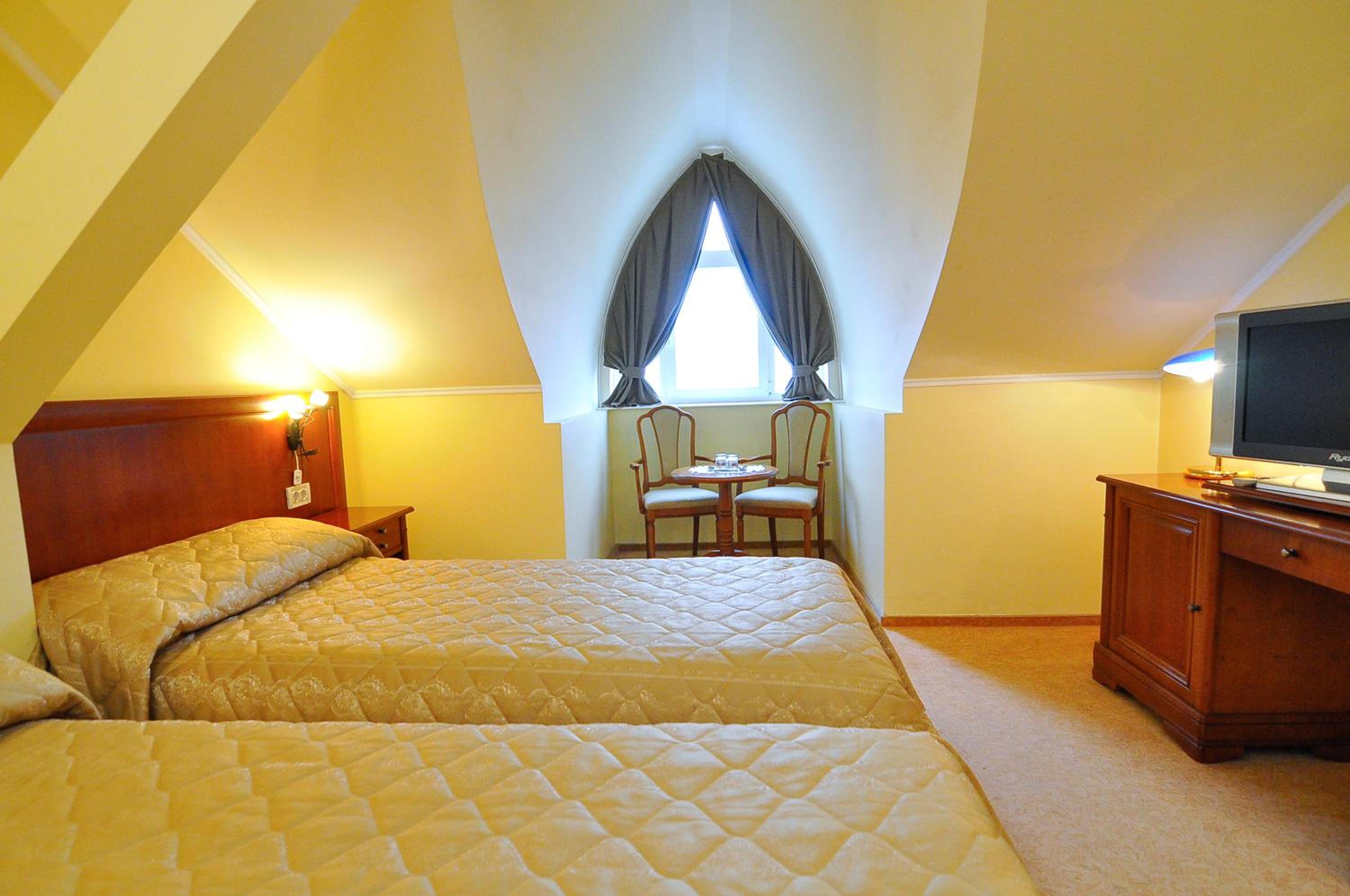Standard Double or Twin Room photo 1