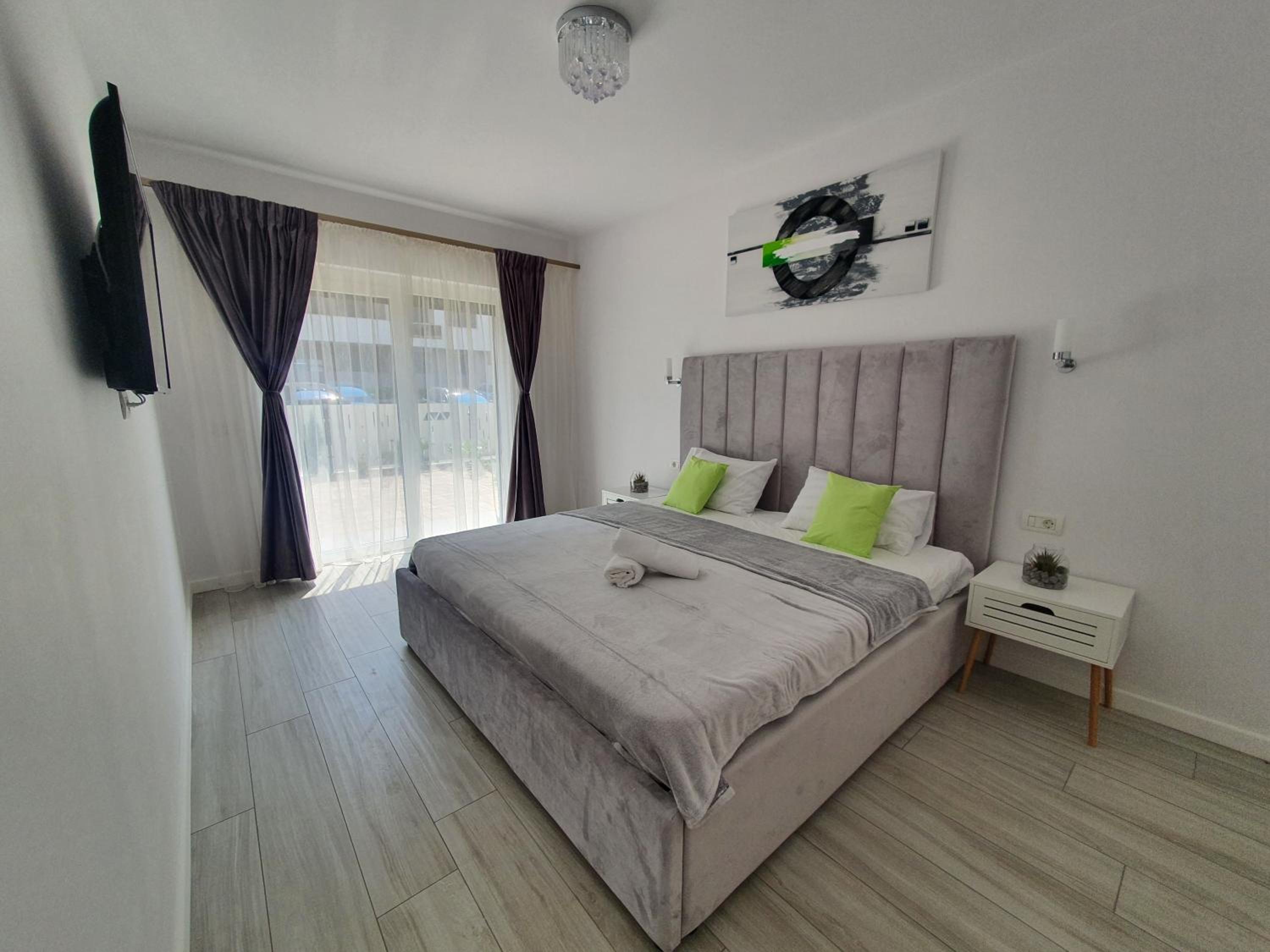 One-Bedroom Apartment - Photo 1