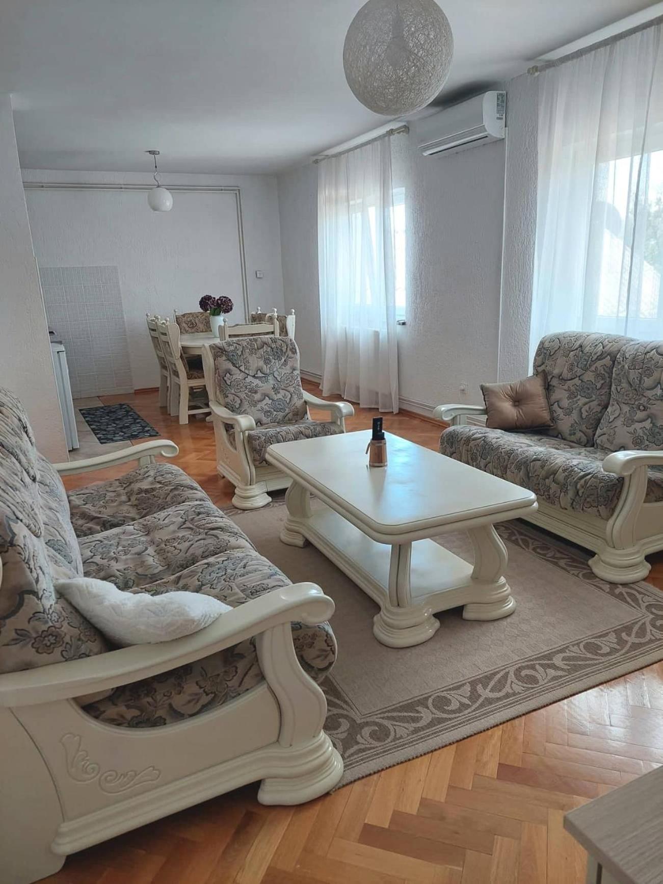 Apartment - Photo 11