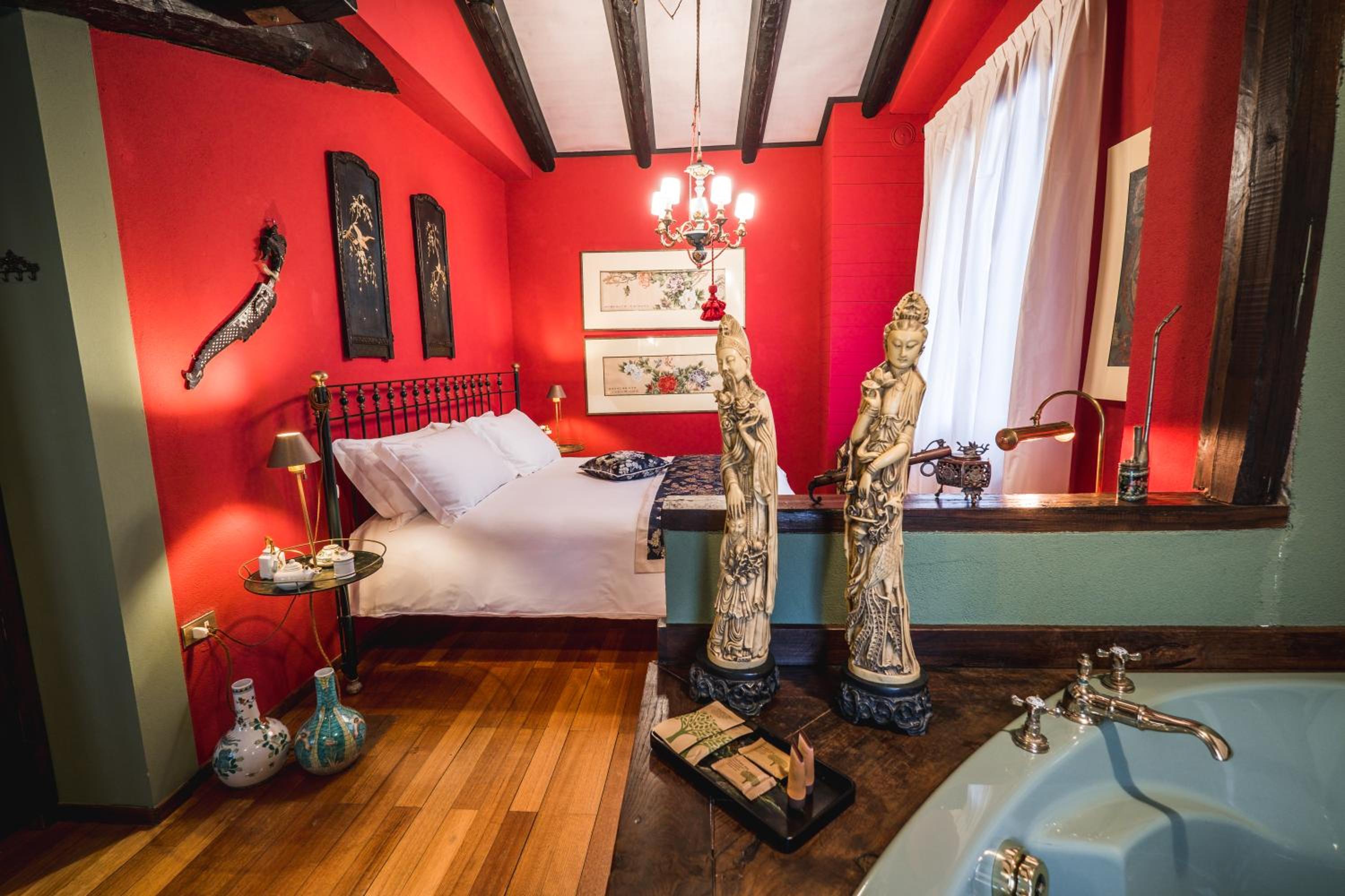 Triple Room with Bath - Photo 4