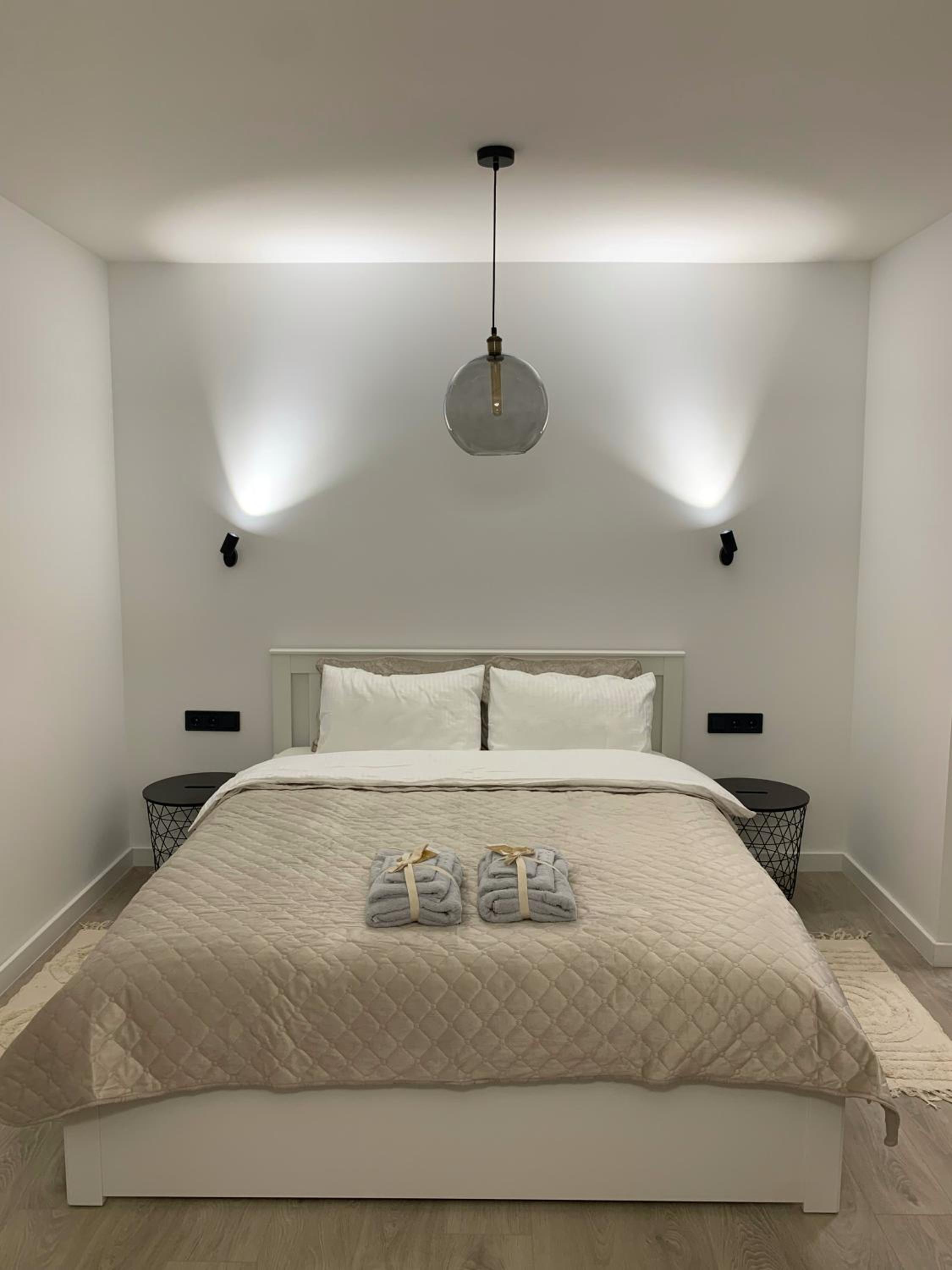 One-Bedroom Apartment - Photo 1