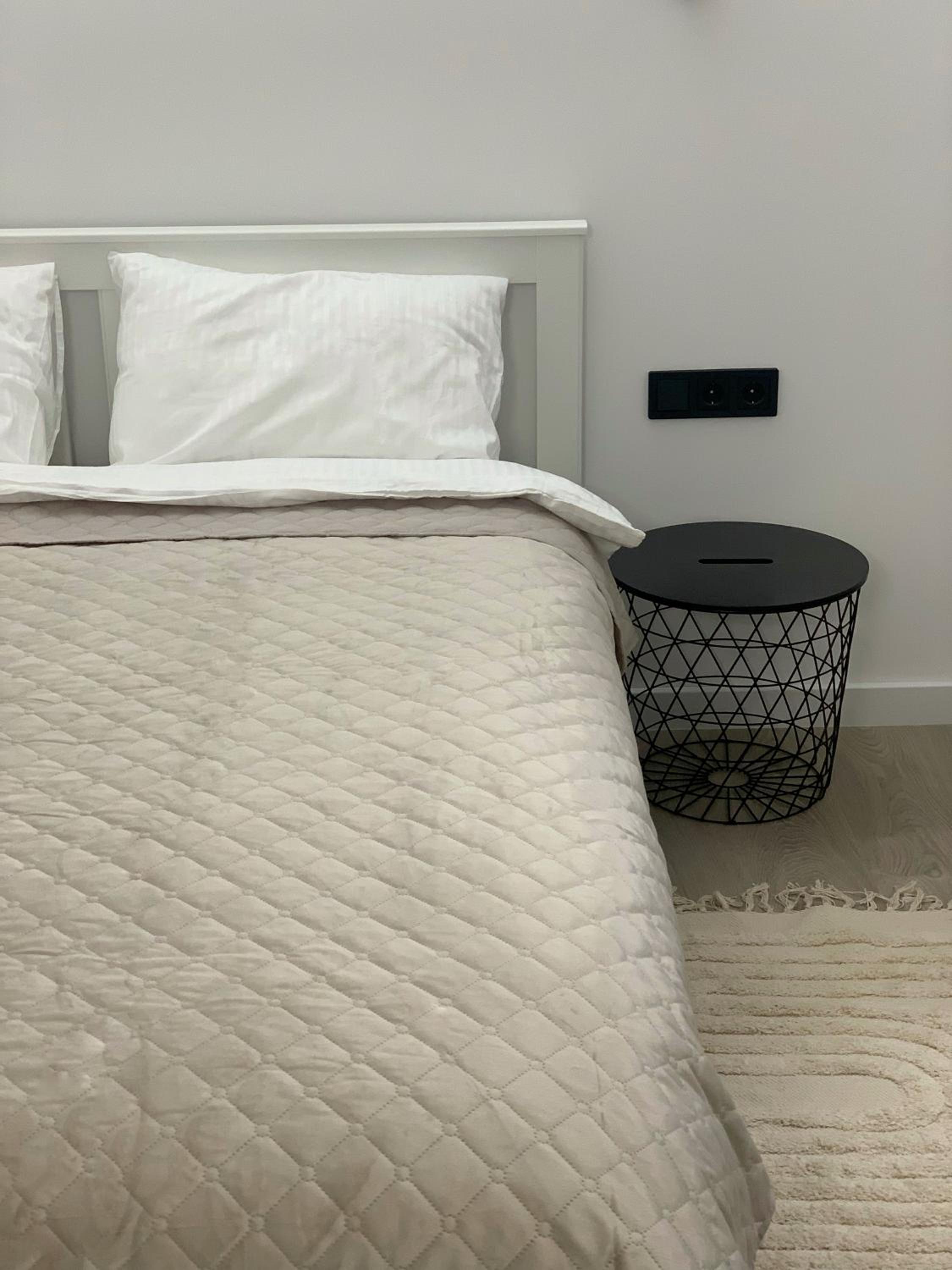 One-Bedroom Apartment - Photo 4