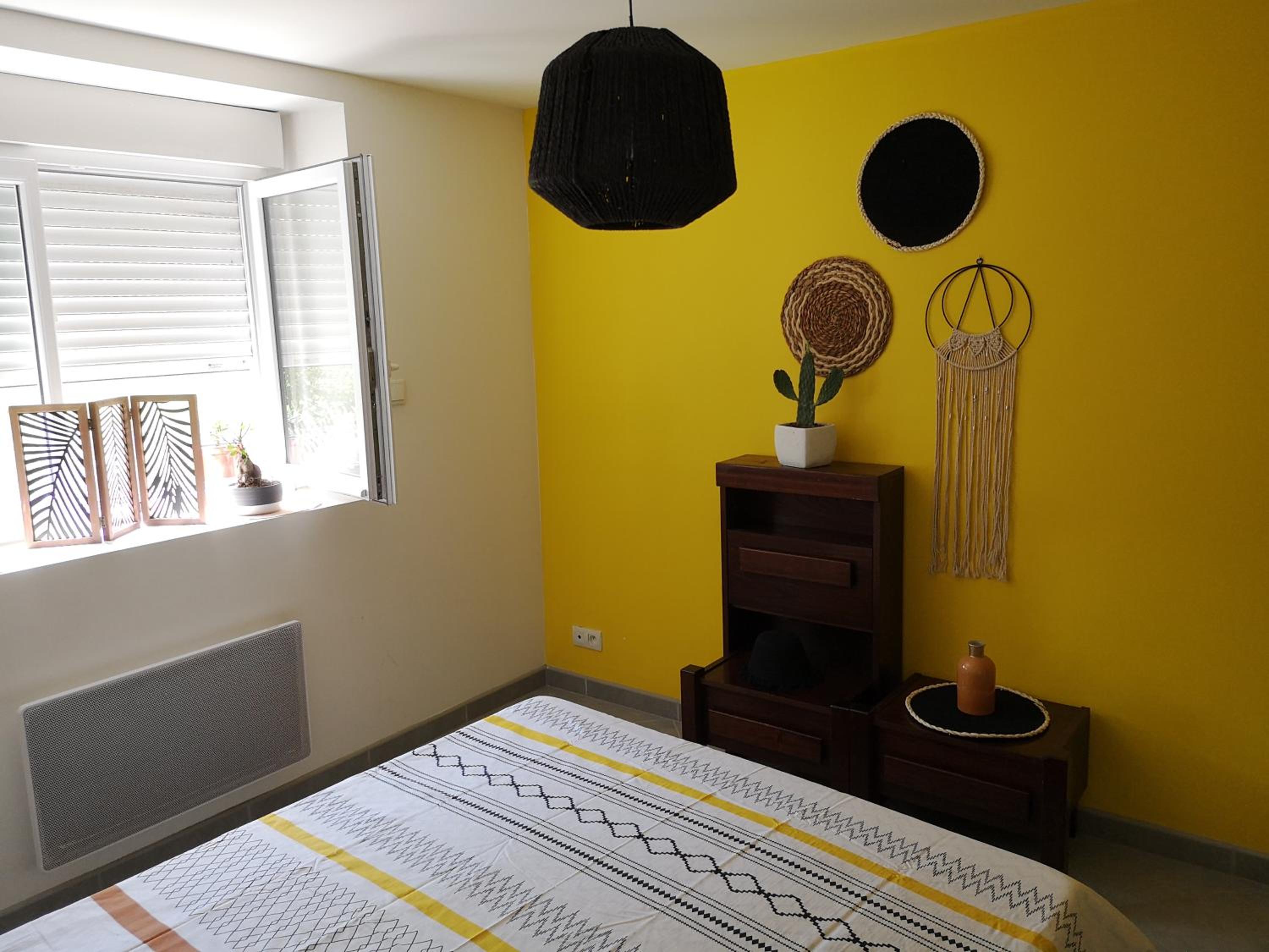 Apartment with Terrace - Photo 7