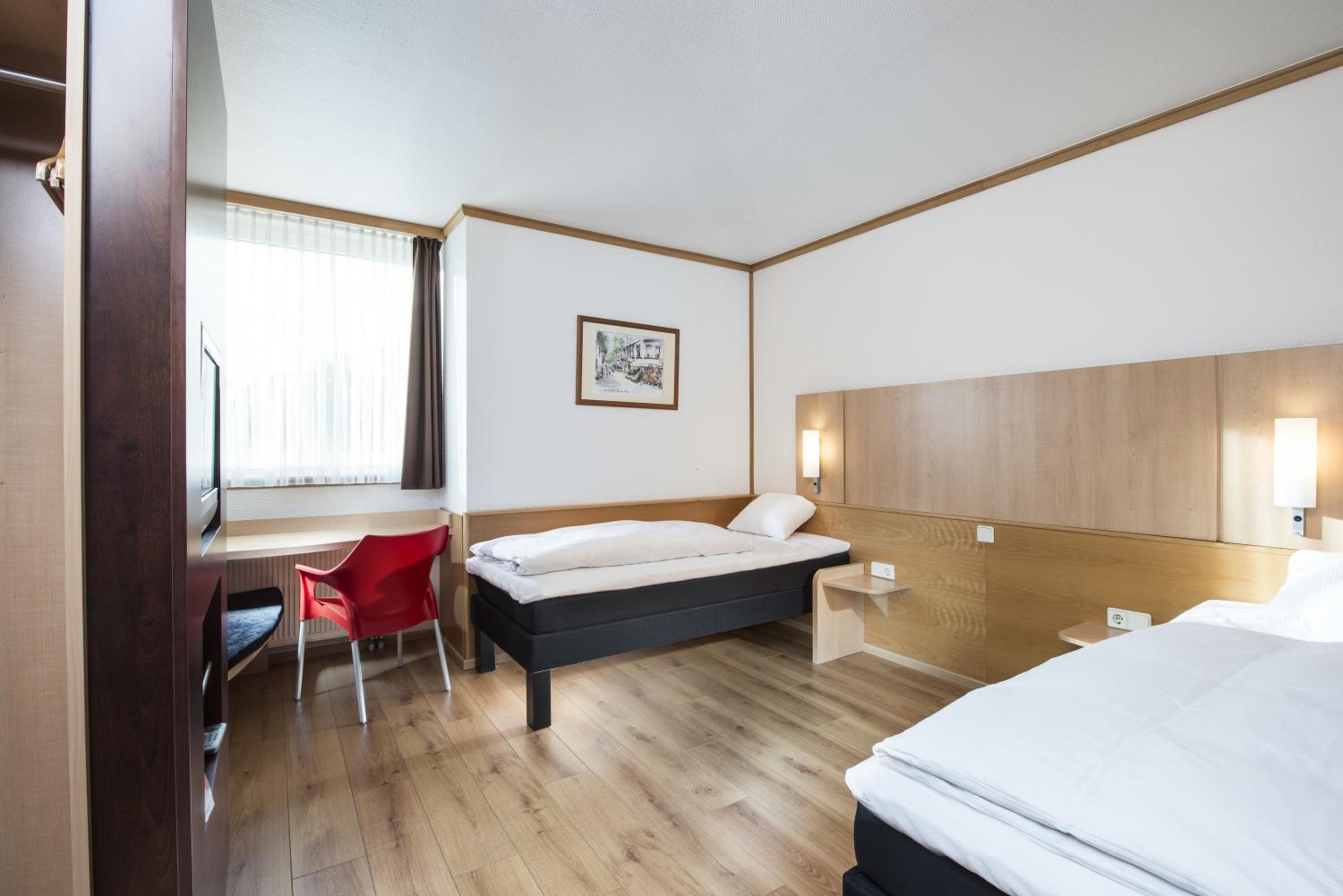 Twin Room - Photo 4