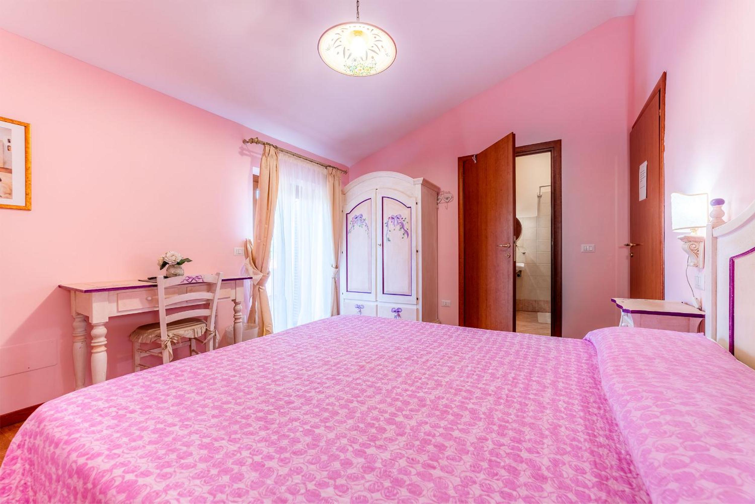 Double Room - Photo 4