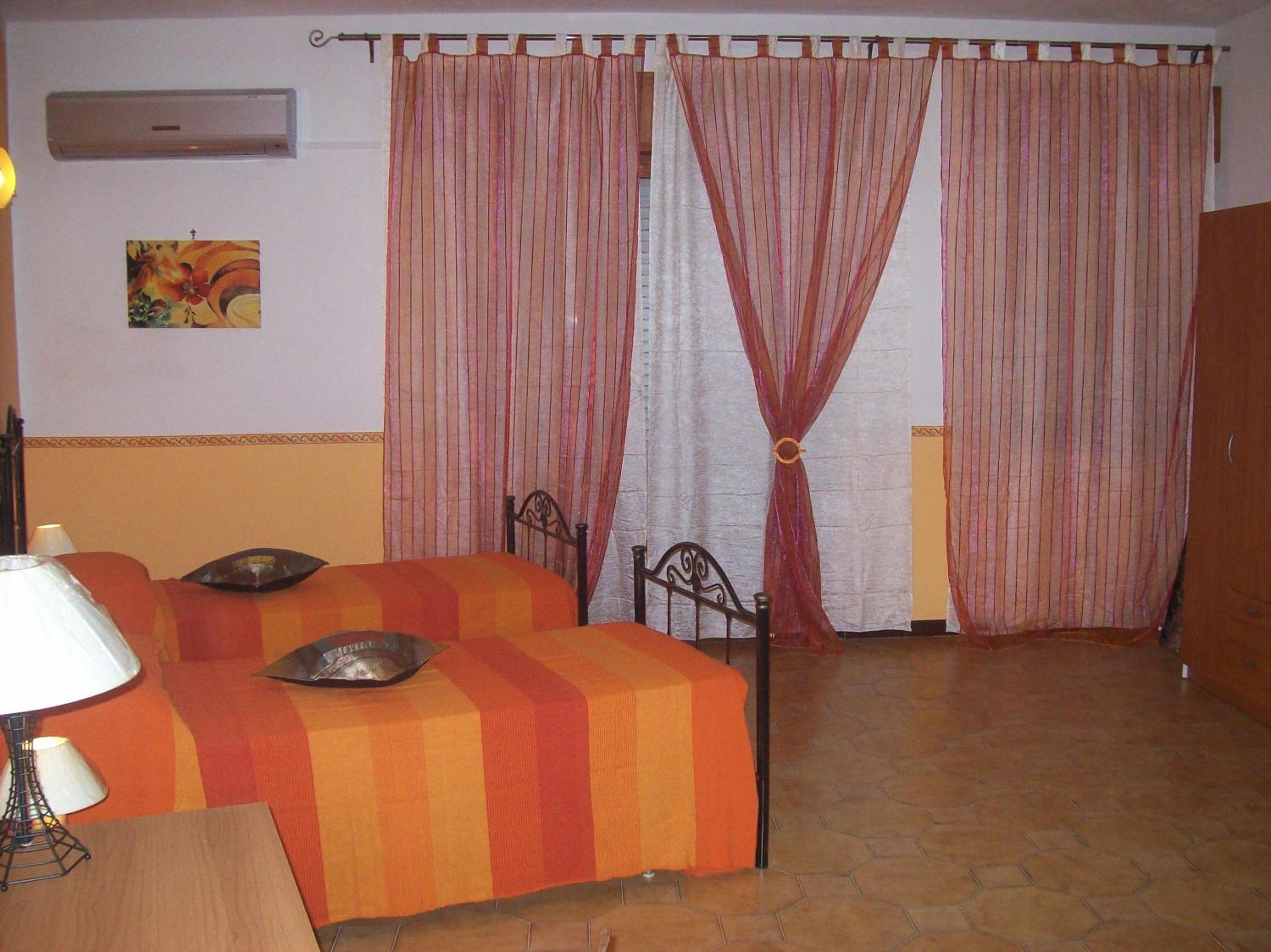 Family Room with Garden View photo 3