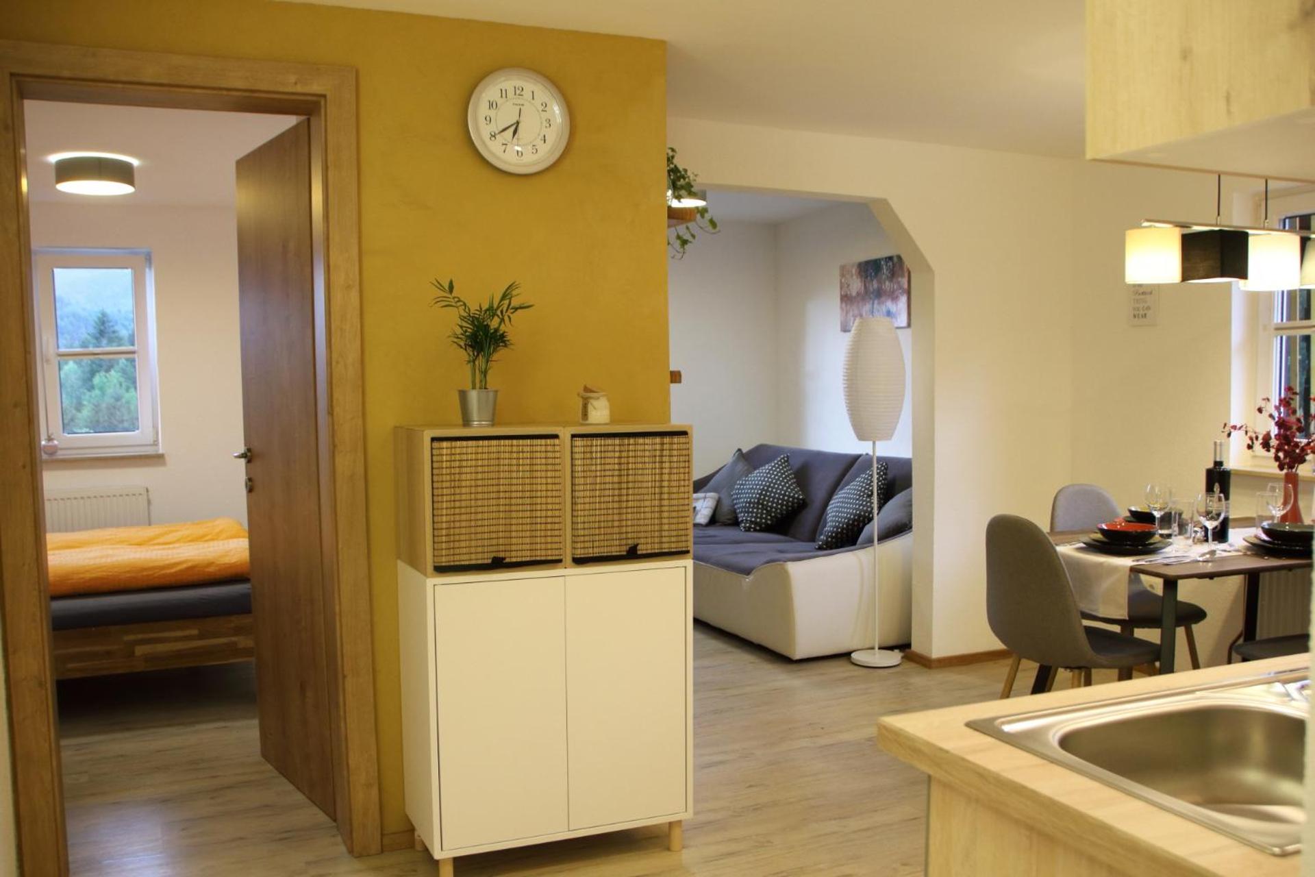 Apartment with Mountain View