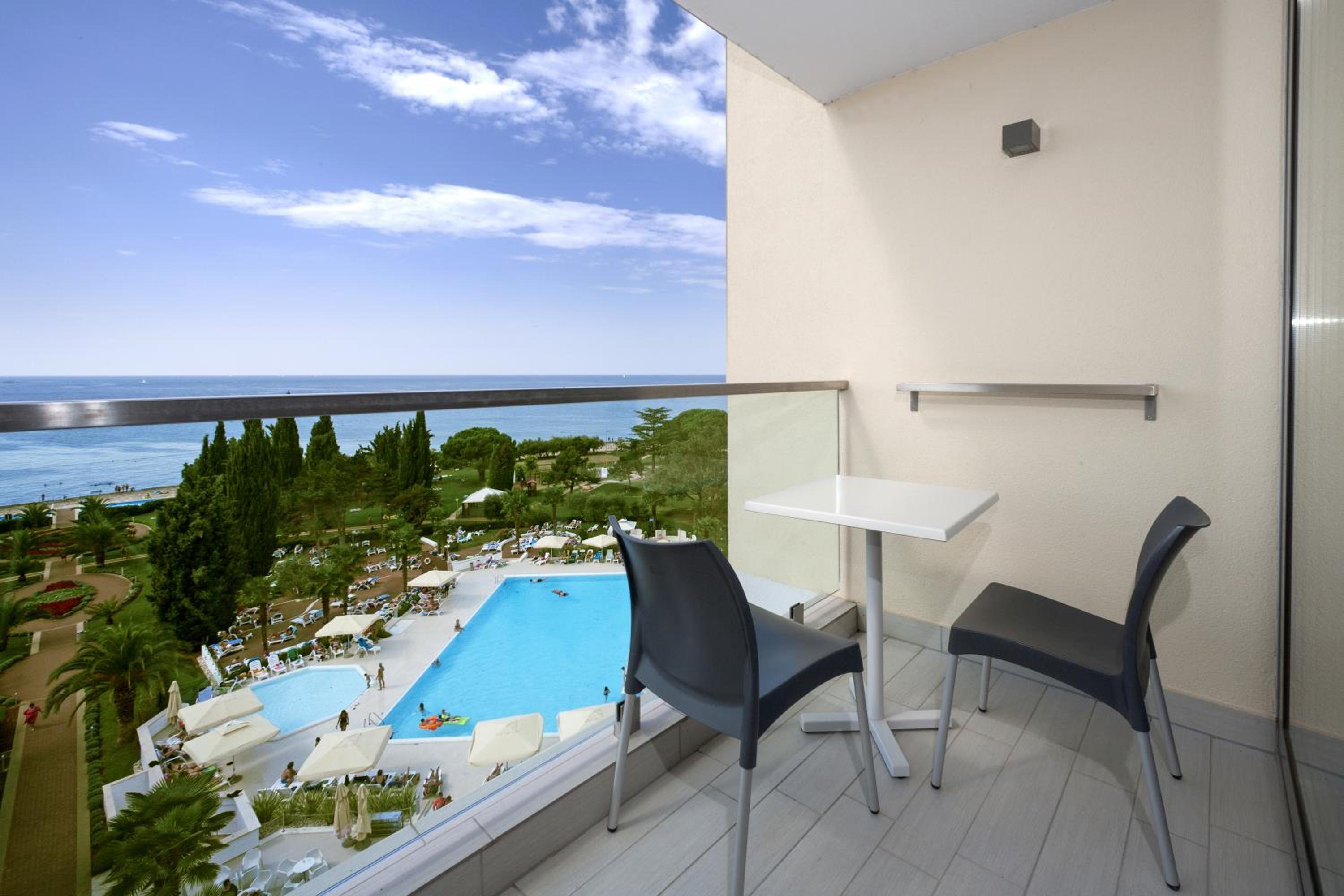 Suite with Balcony and Sea View photo 2