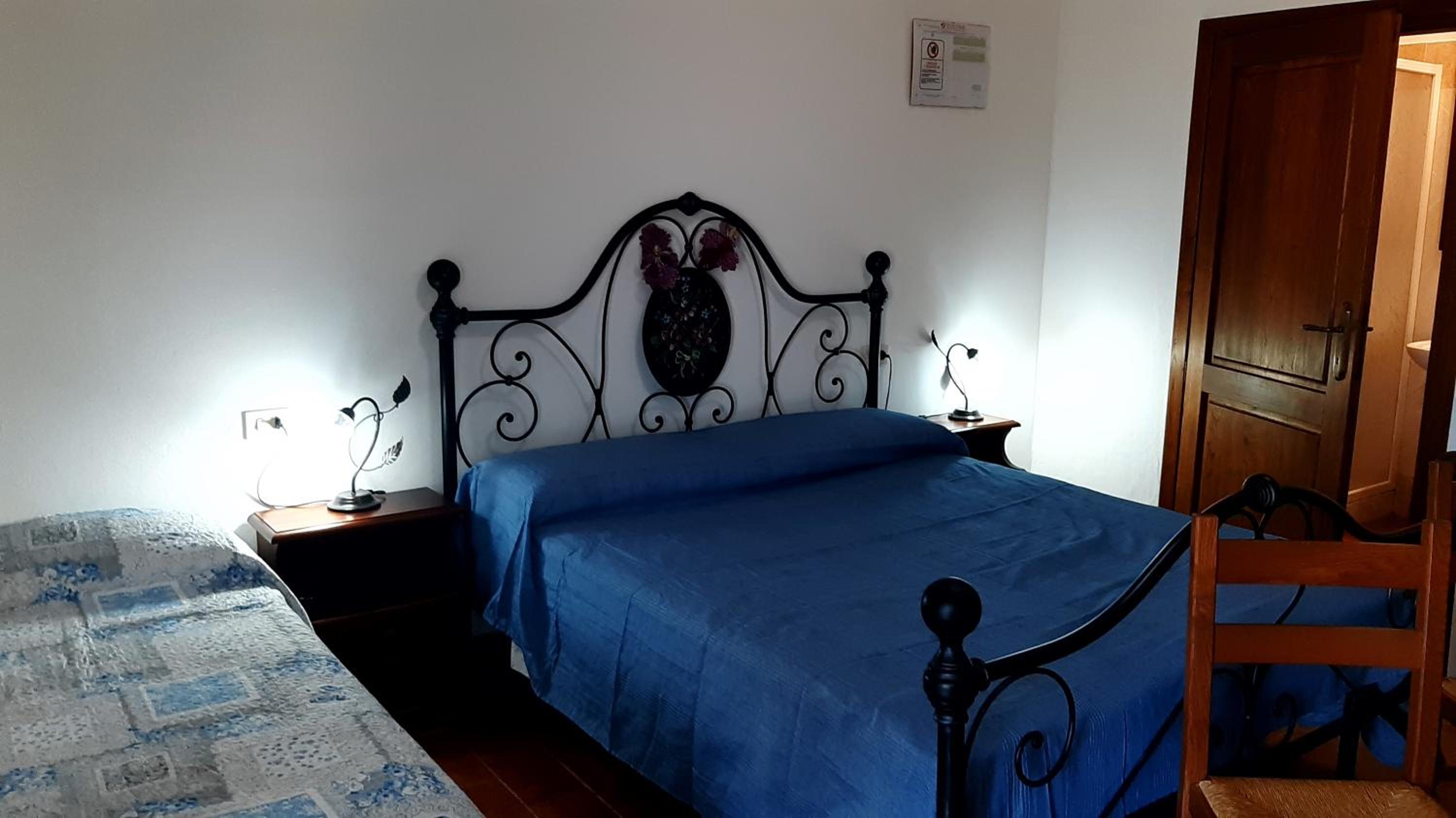 Triple Room with Private Bathroom - Photo 5
