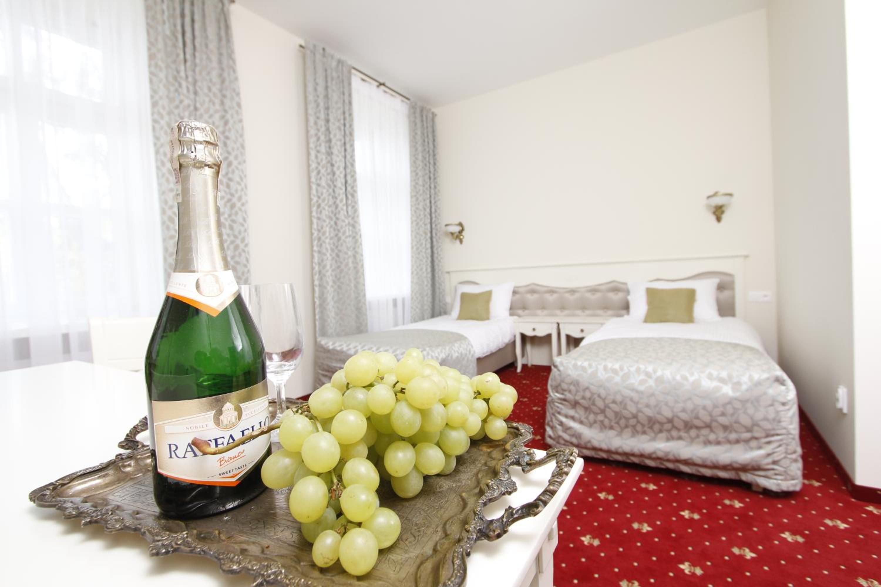 Double Room with Garden View - Photo 13