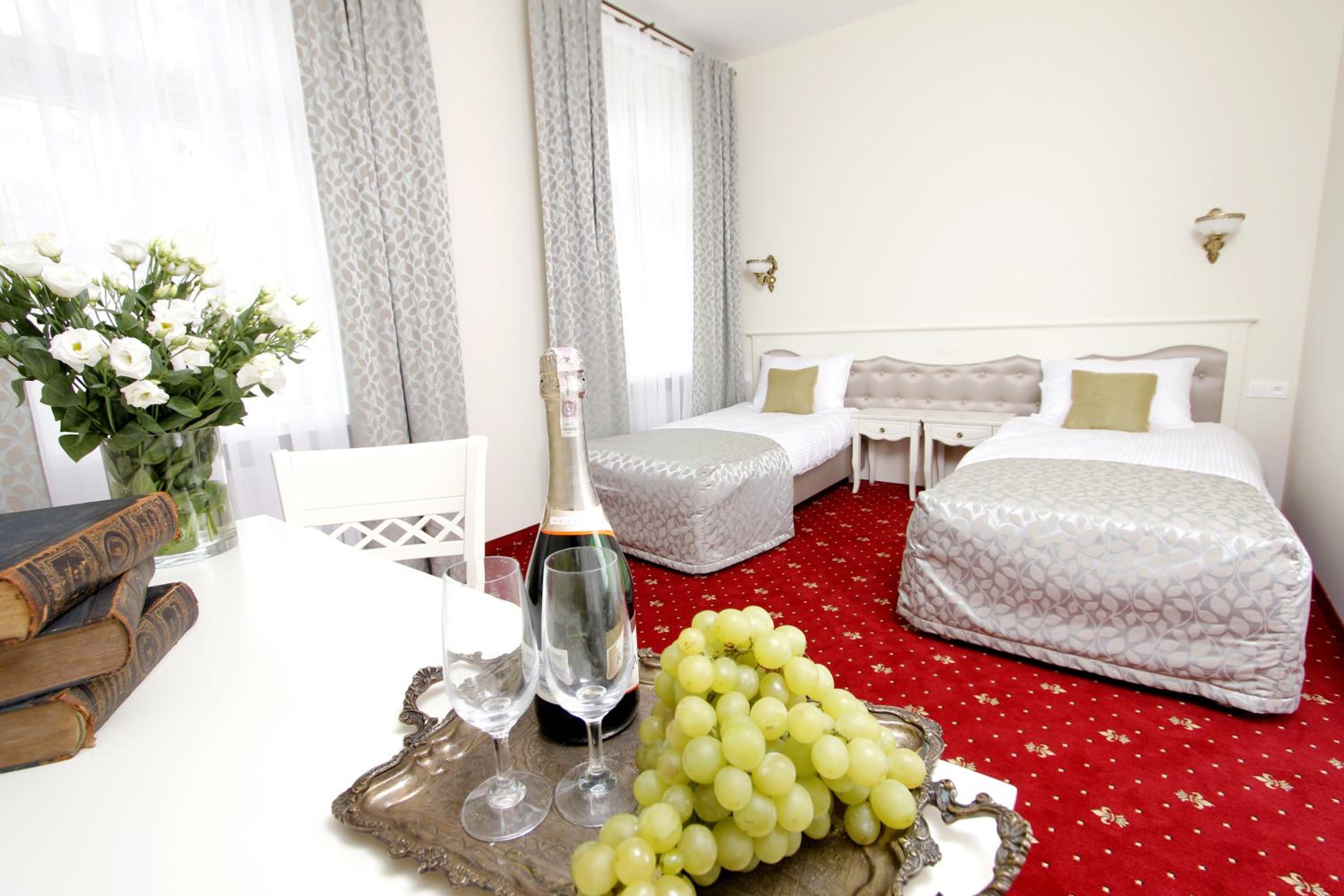 Double Room with Garden View - Photo 1